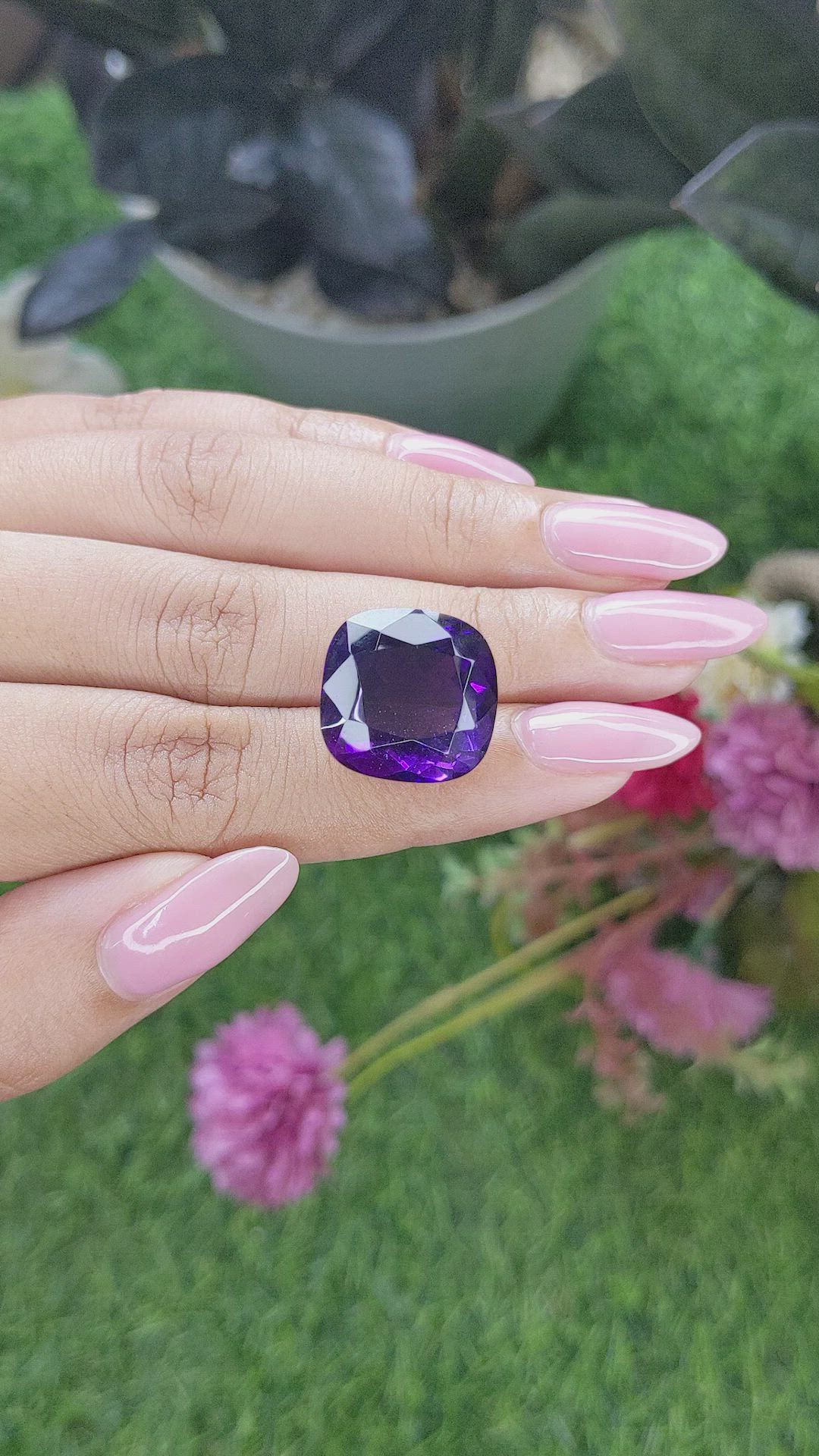 18.87 Ct. Purple Amethyst from Ceylon (Sri Lanka) Size Video