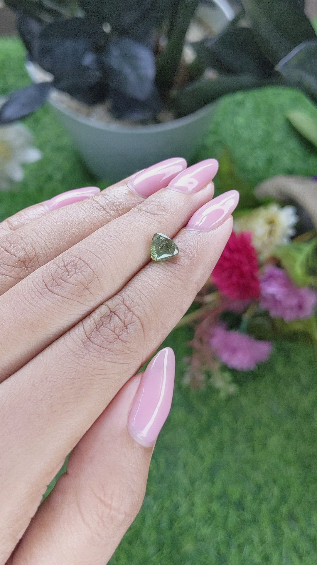 1.87 Ct. Alexandrite from Ceylon (Sri Lanka) Size Video