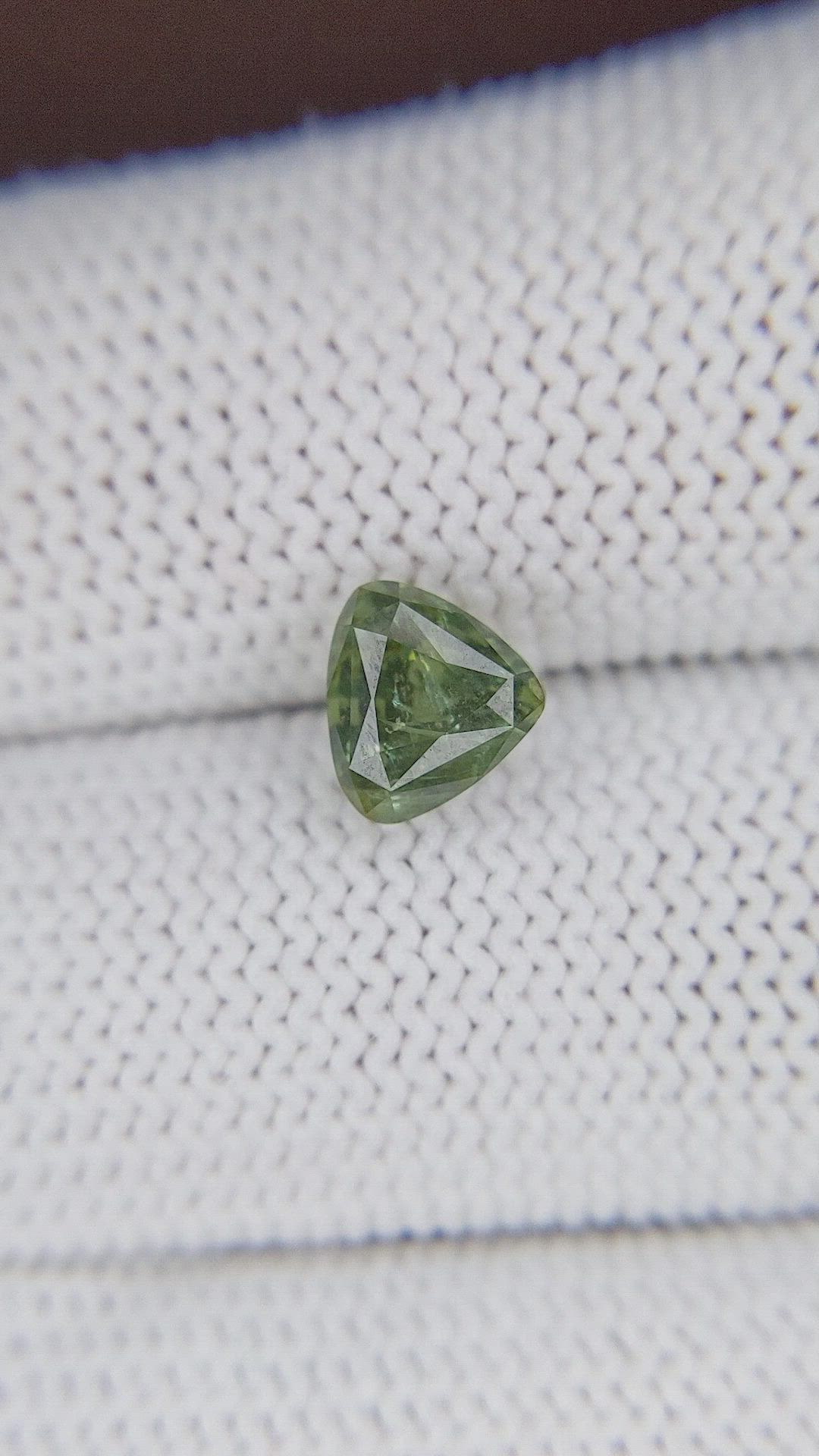 1.87 Ct. Alexandrite from Ceylon (Sri Lanka) Size Video