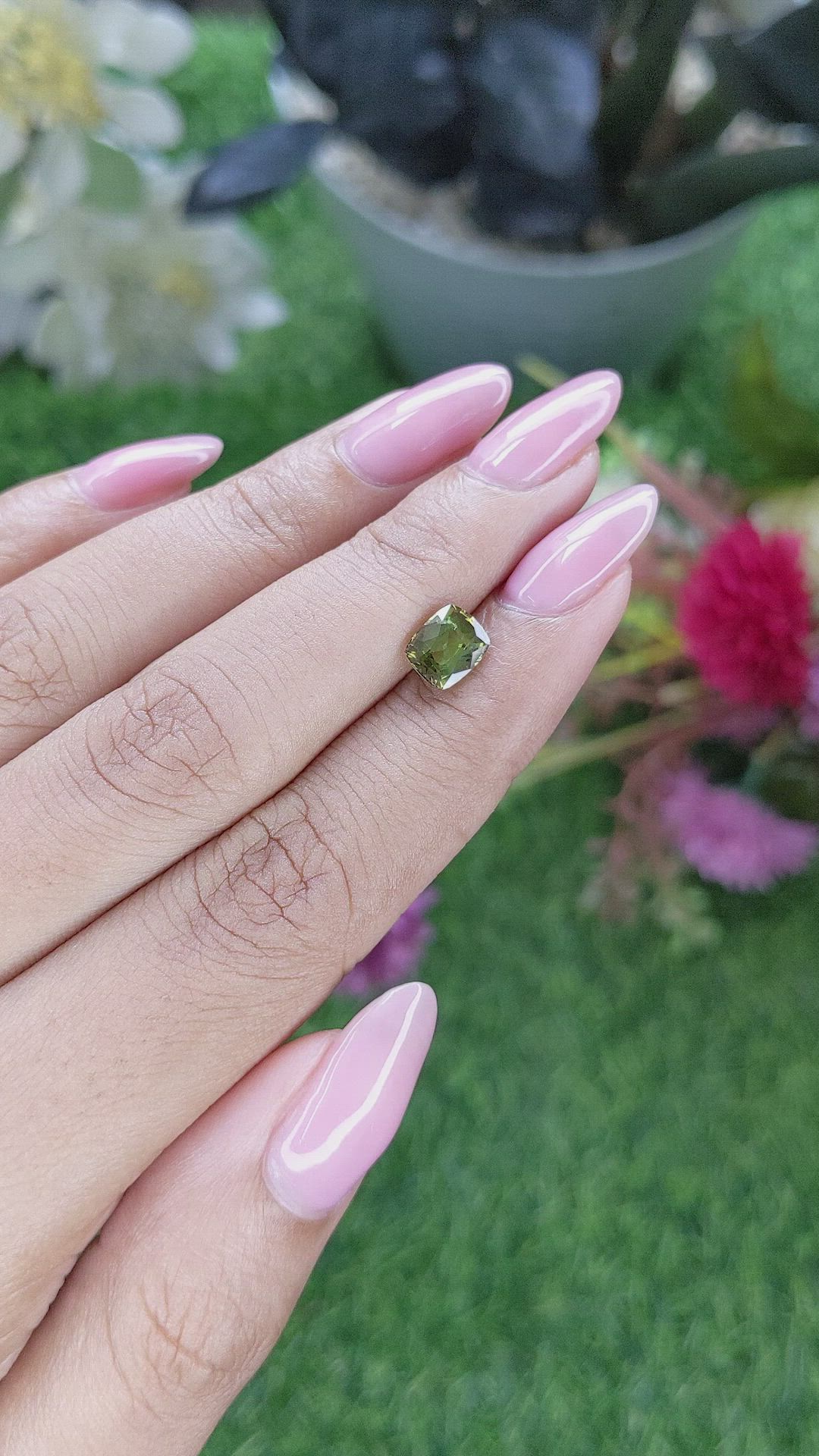 1.36 Ct. Alexandrite from Ceylon (Sri Lanka) Size Video