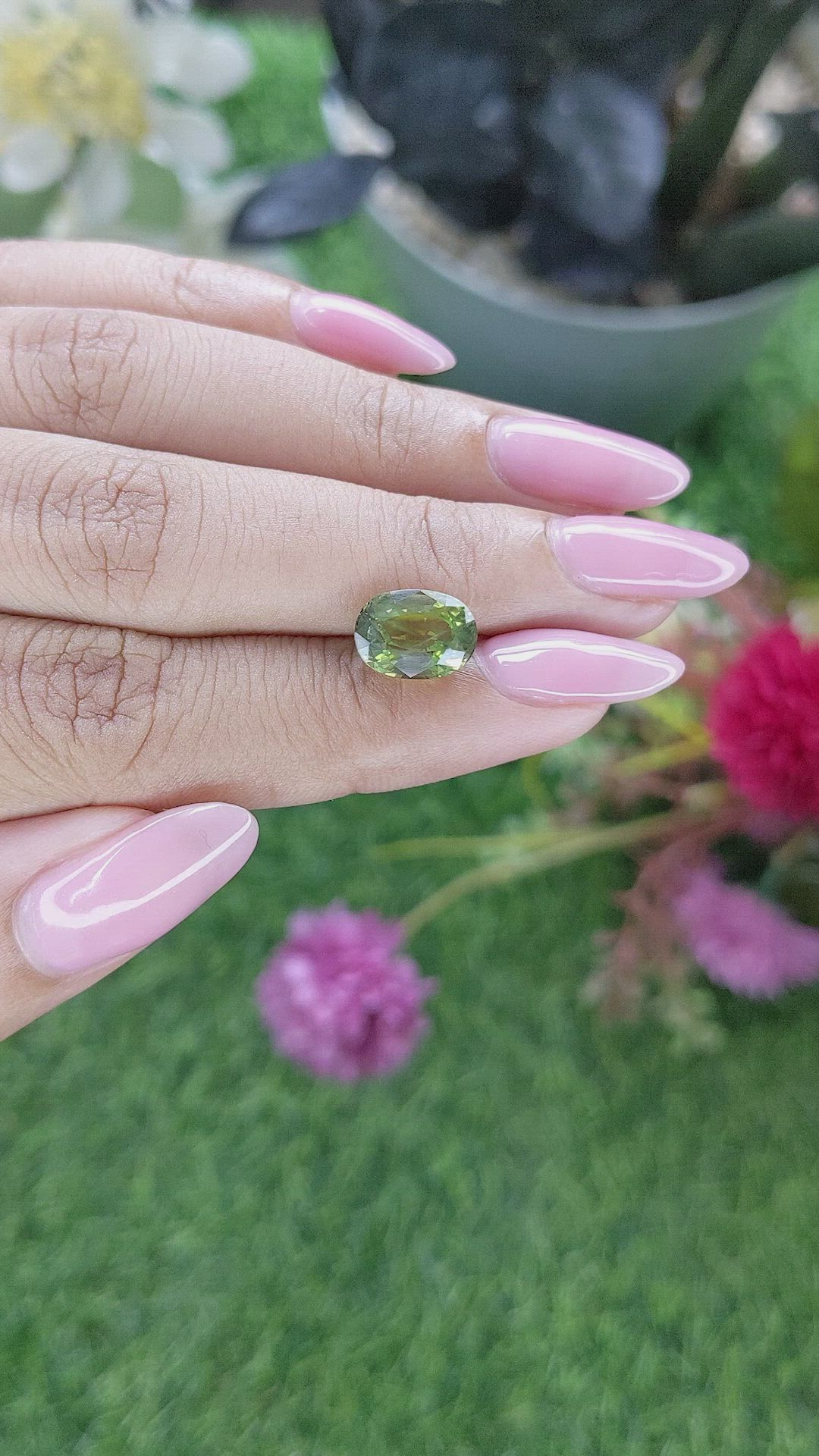 3.84 Ct. Alexandrite from Ceylon (Sri Lanka) Size Video
