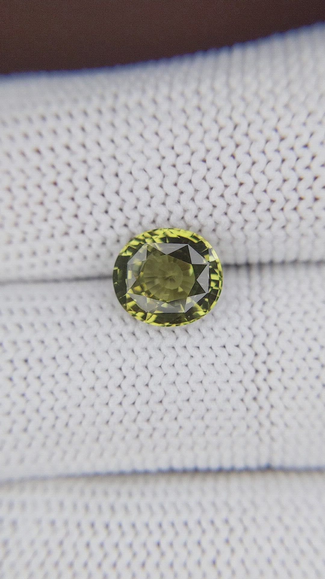 2.50 Ct. Alexandrite from Ceylon (Sri Lanka) Size Video