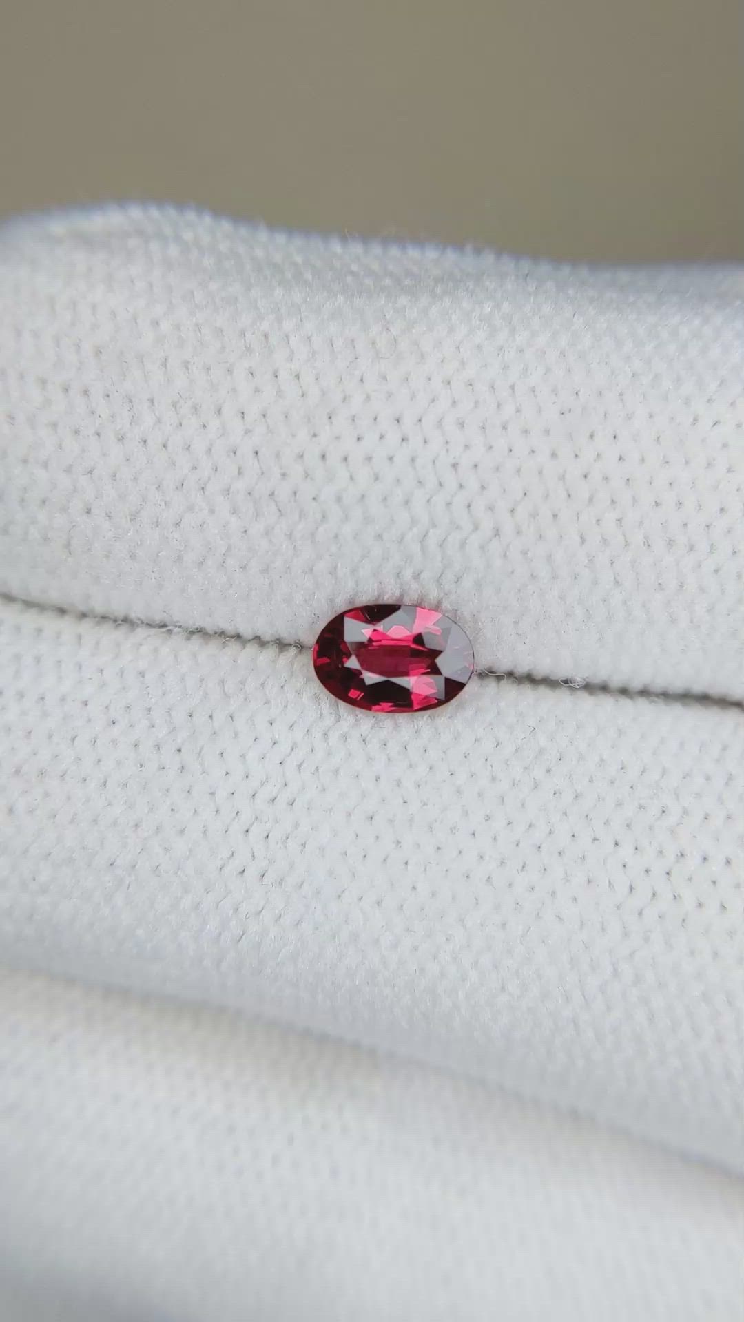 0.50 Ct. Pinkish Red Spinel from Burma (Myanmar) Size Video