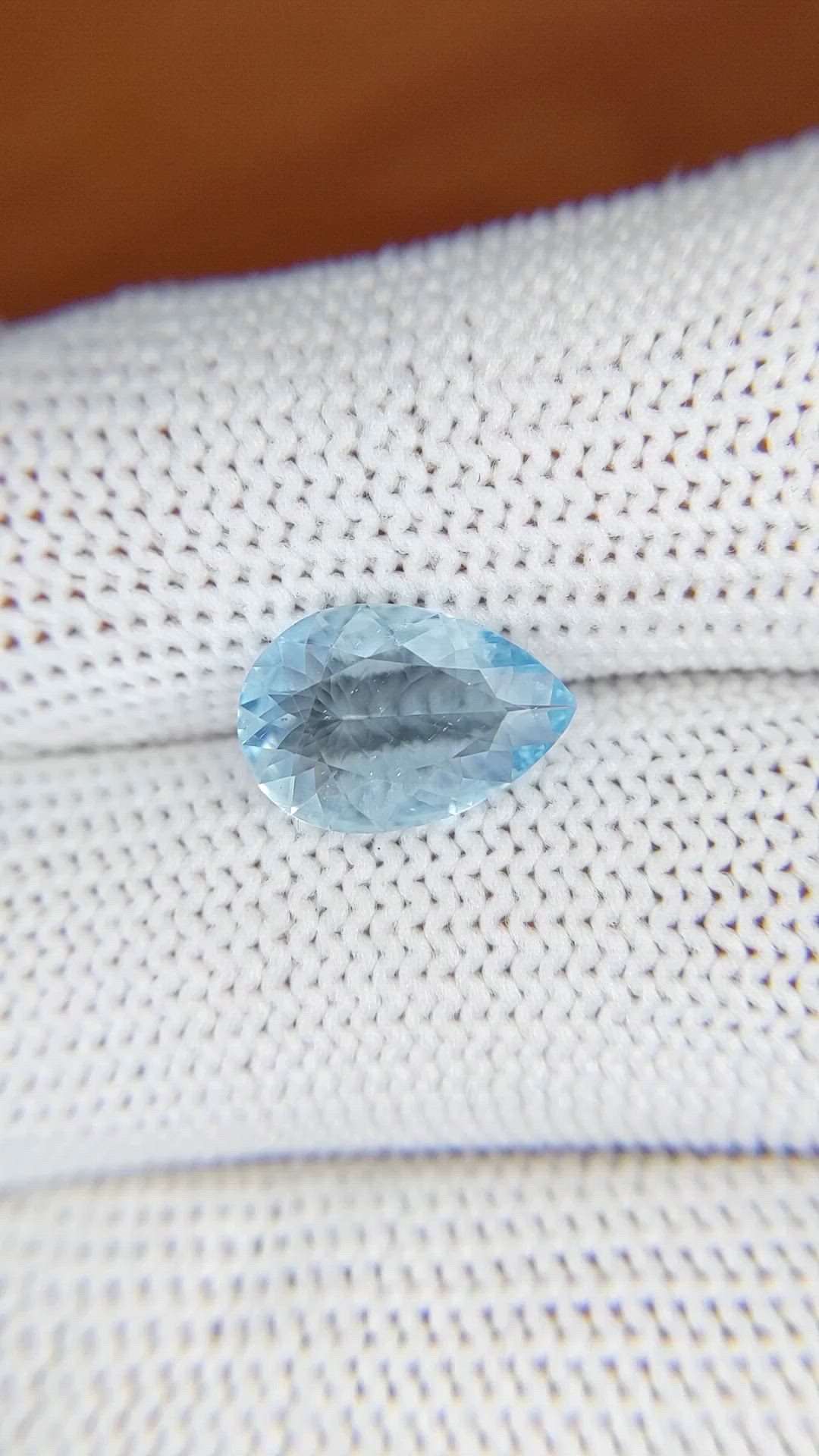 1.70 Ct. Blue Aquamarine from Ceylon (Sri Lanka) Size Video