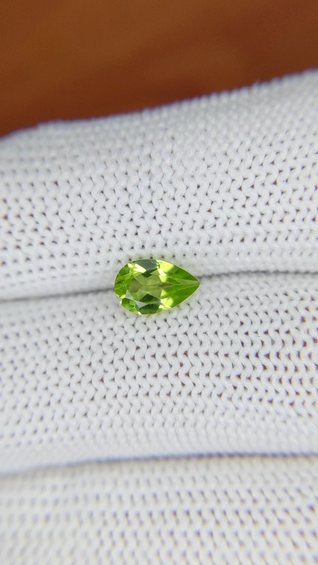 0.92 Ct. Peridot from Ceylon (Sri Lanka) Size Video