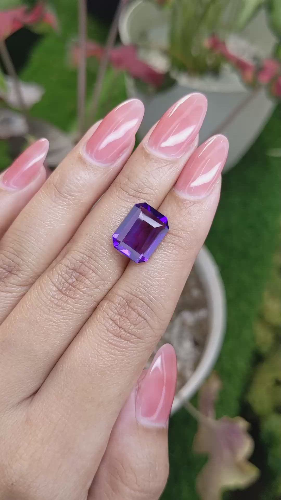 5.55 Ct. Purple Amethyst from Ceylon (Sri Lanka) Size Video