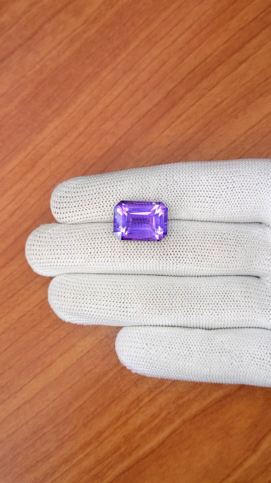 11.30 Ct. Purple Amethyst from Ceylon (Sri Lanka) Size Video