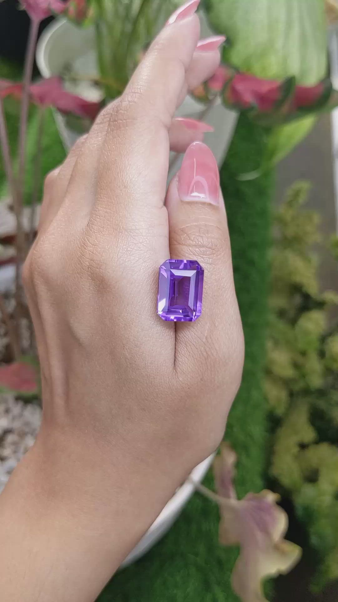 11.30 Ct. Purple Amethyst from Ceylon (Sri Lanka) Size Video