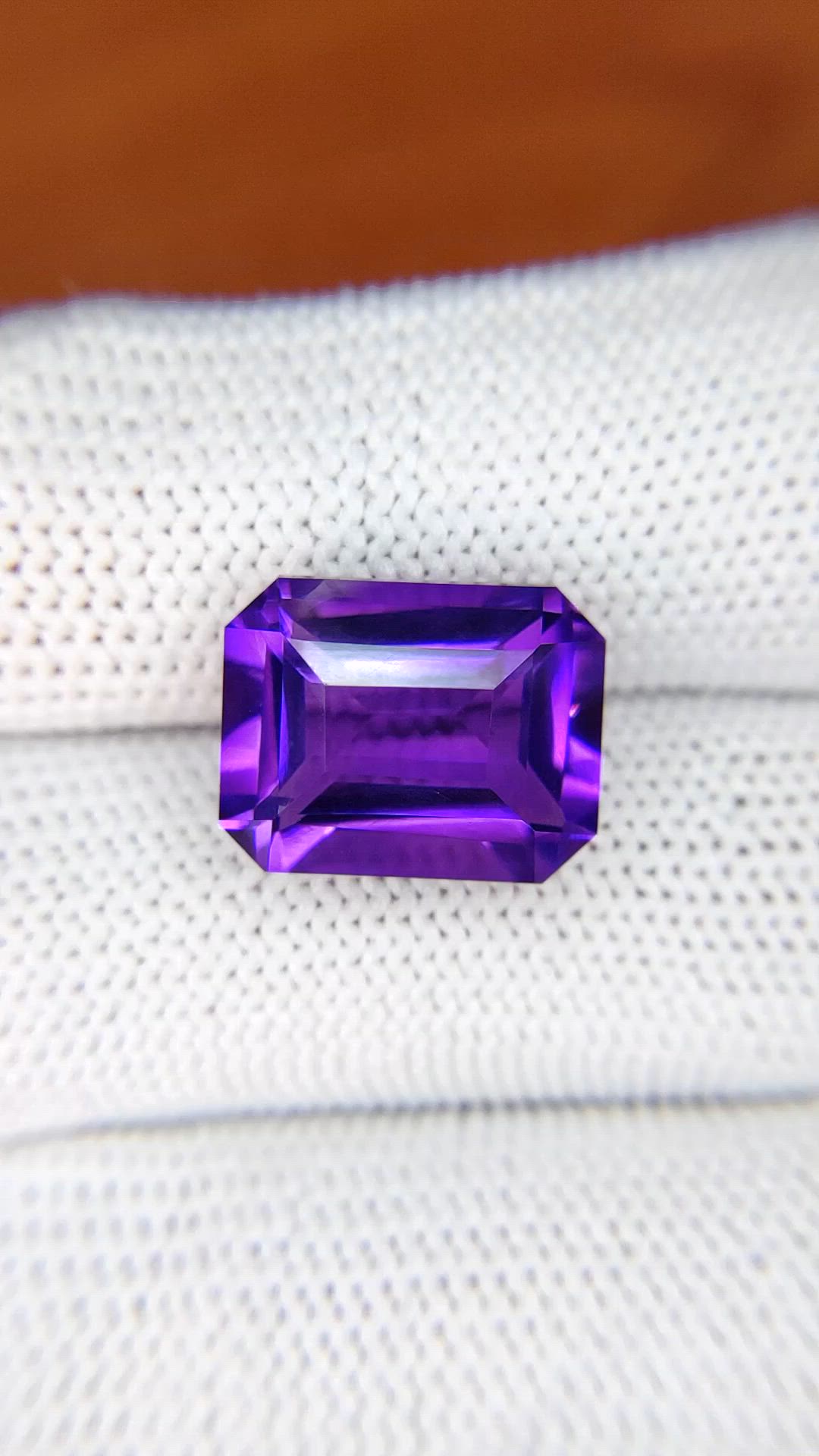 8.62 Ct. Purple Amethyst from Ceylon (Sri Lanka) Size Video