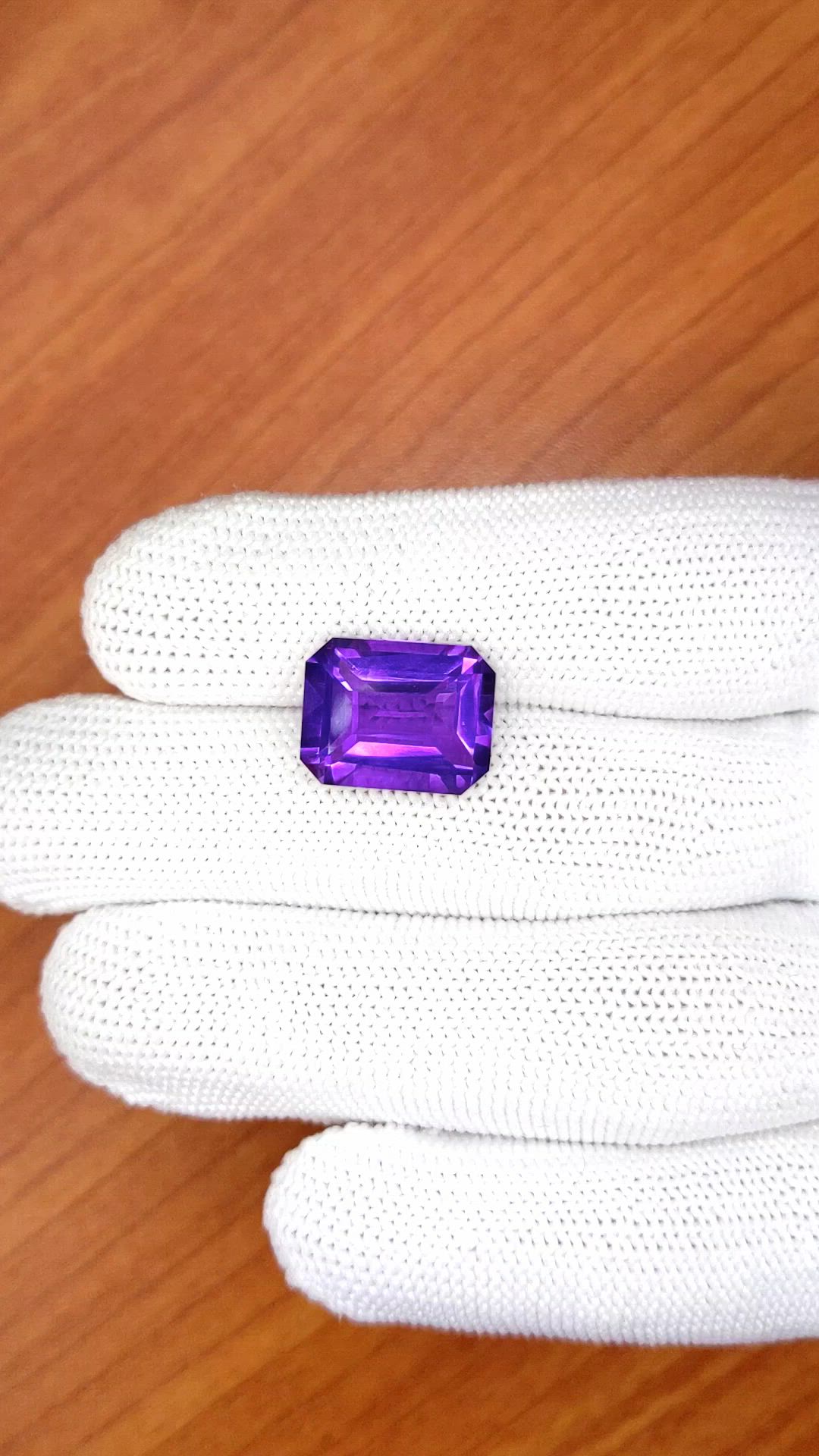 8.62 Ct. Purple Amethyst from Ceylon (Sri Lanka) Size Video