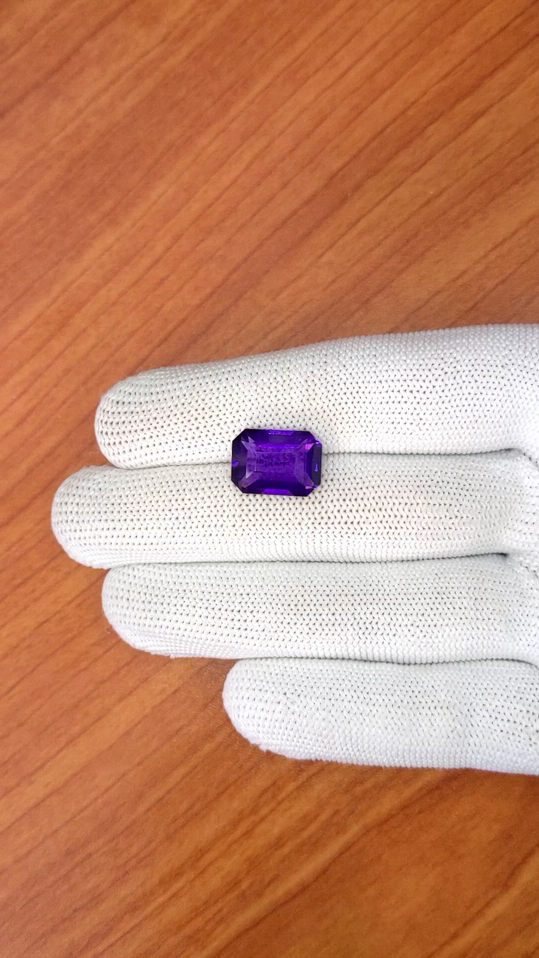6.93 Ct. Purple Amethyst from Ceylon (Sri Lanka) Size Video