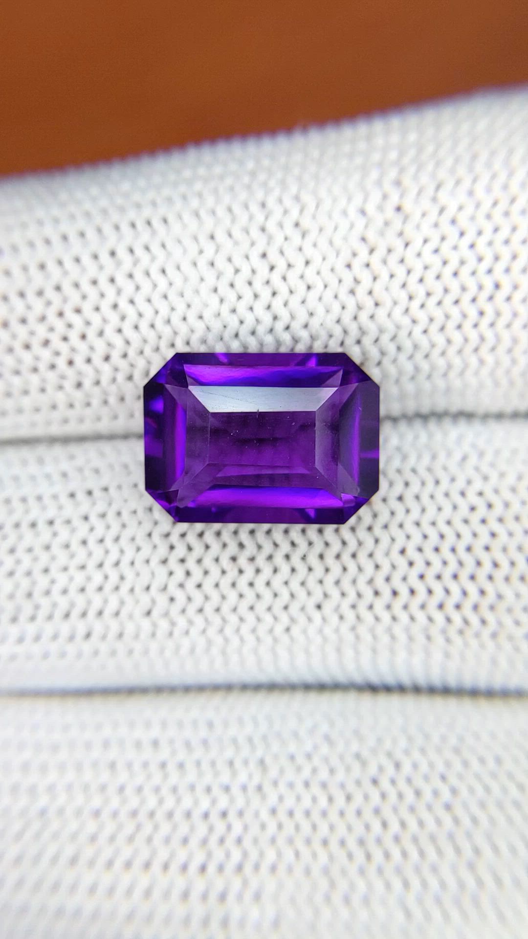 6.93 Ct. Purple Amethyst from Ceylon (Sri Lanka) Size Video