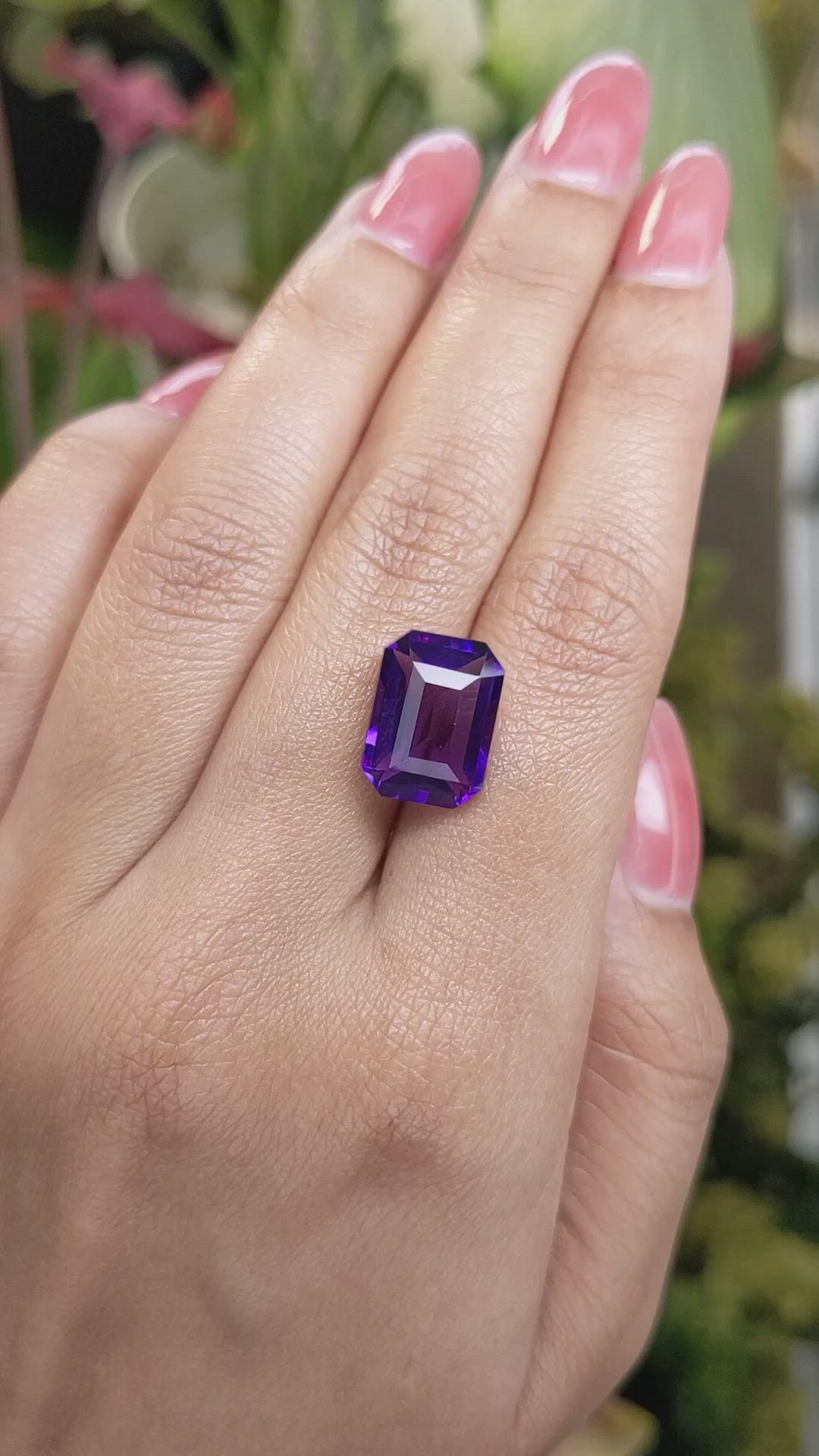 6.93 Ct. Purple Amethyst from Ceylon (Sri Lanka) Size Video