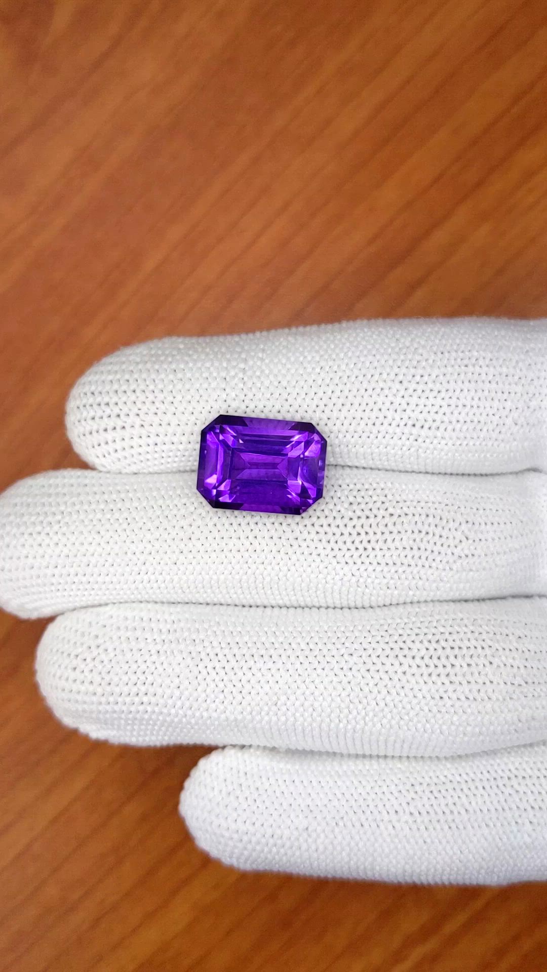 8.58 Ct. Purple Amethyst from Ceylon (Sri Lanka) Size Video