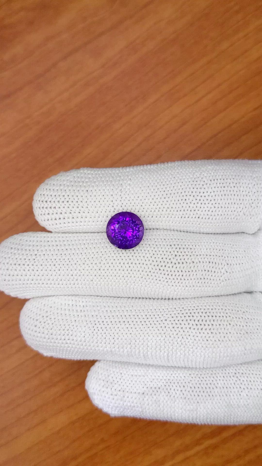 3.09 Ct. Amethyst from Madagascar Size Video