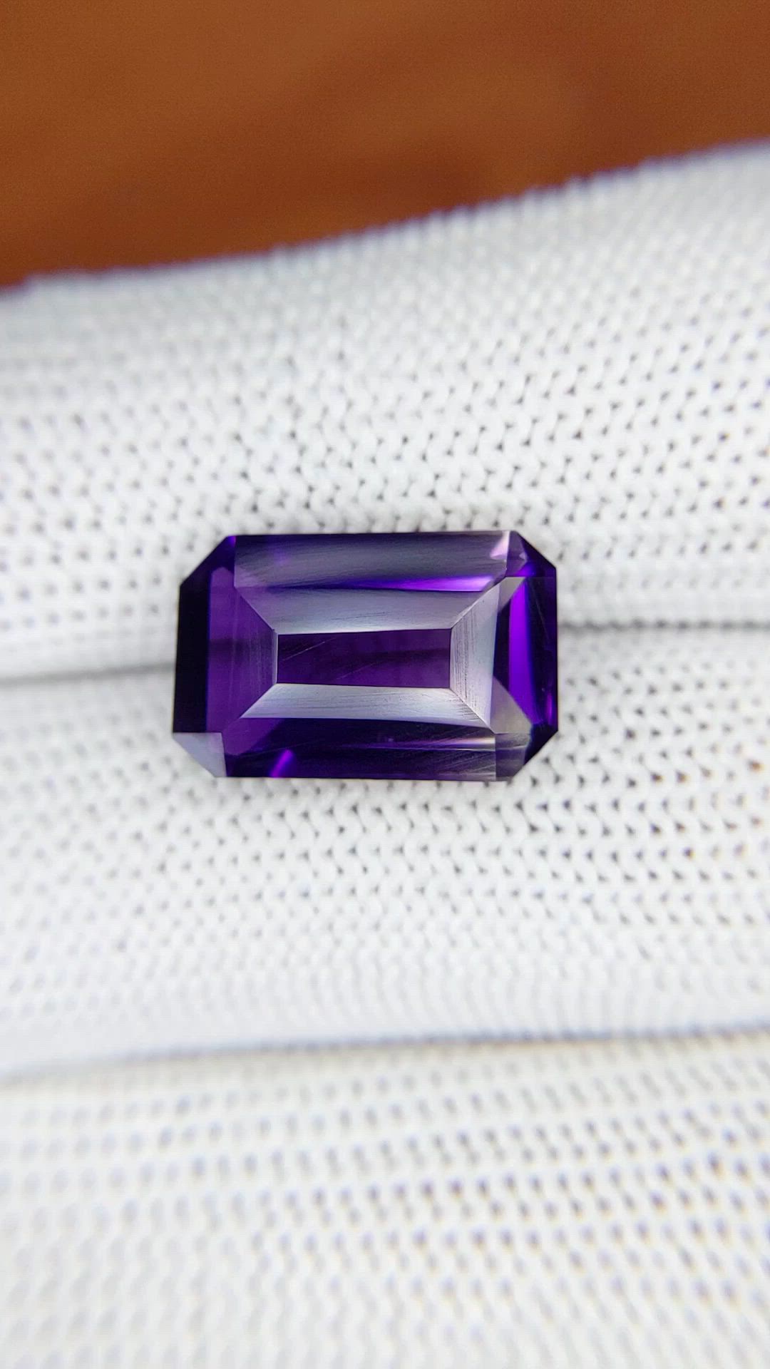 6.09 Ct. Bi Color Ametrine from Ceylon (Sri Lanka) Size Video