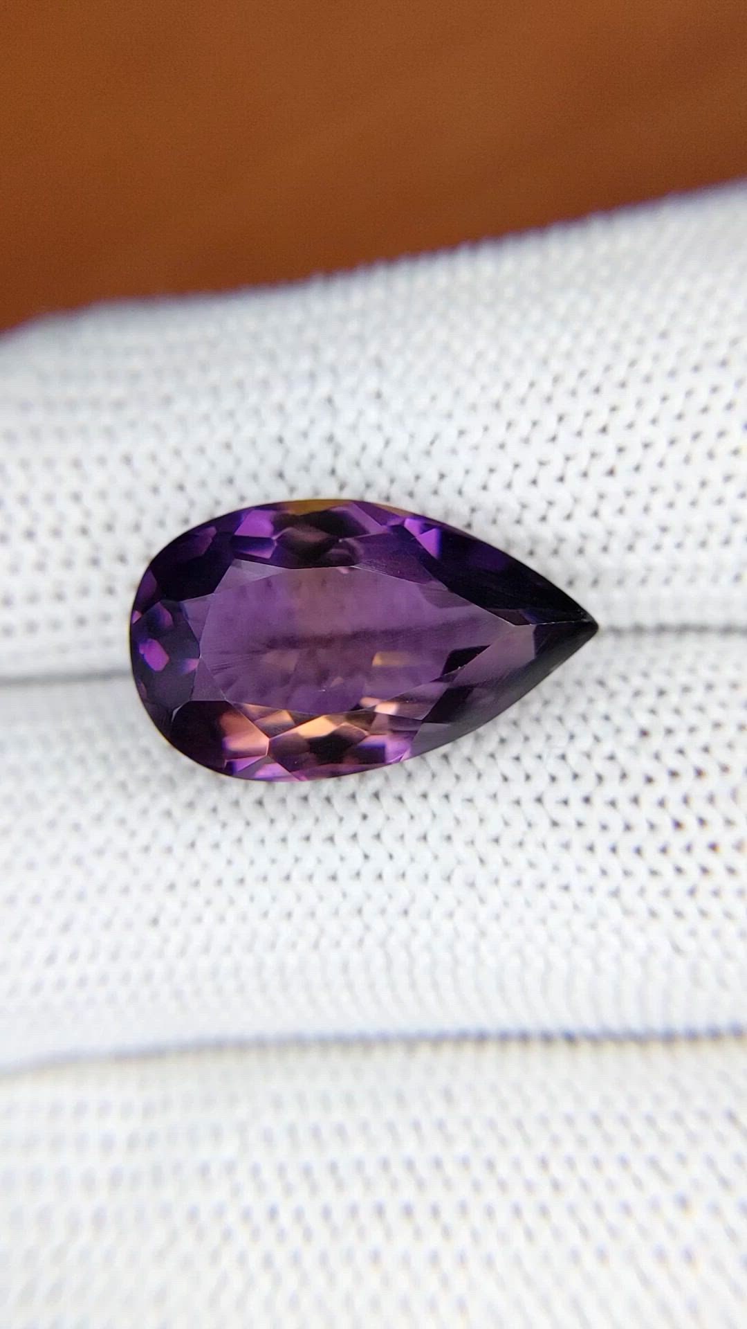 8.88 Ct. Bi Color Ametrine from Ceylon (Sri Lanka) Size Video