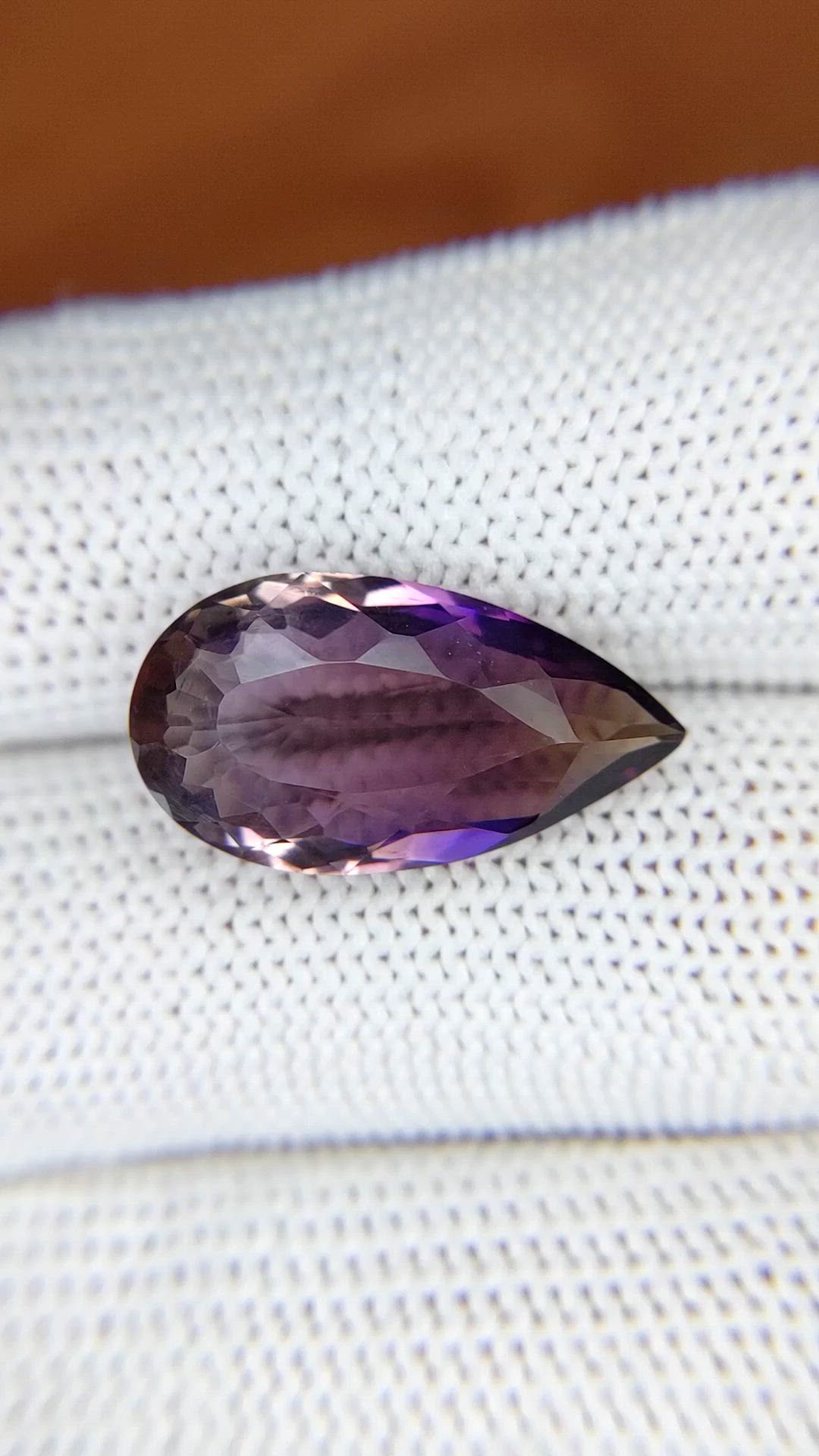 7.63 Ct. Bi Color Ametrine from Ceylon (Sri Lanka) Size Video