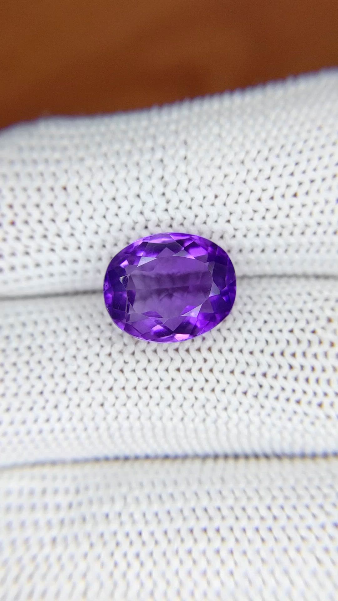 4.06 Ct. Purple Amethyst from Ceylon (Sri Lanka) Size Video