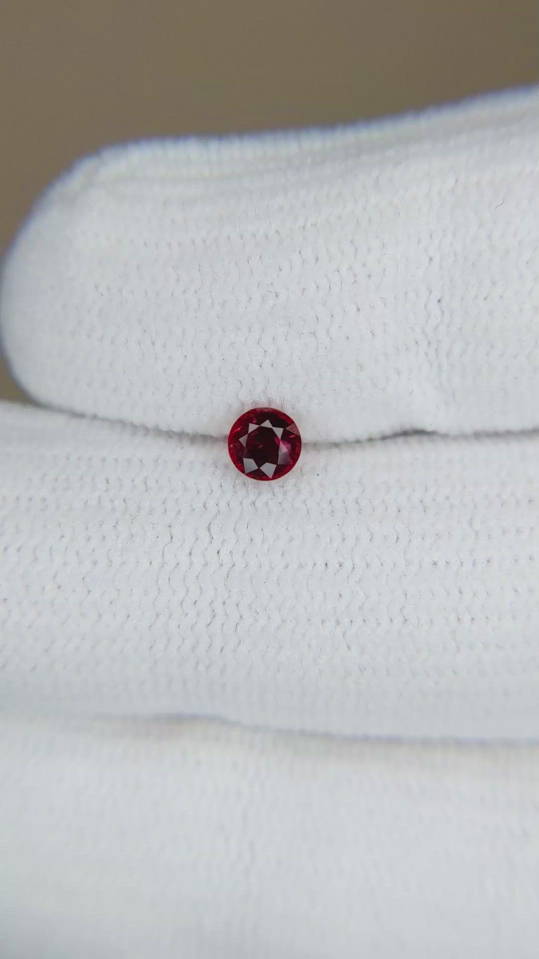 0.35 Ct. Pinkish Red Spinel from Burma (Myanmar) Size Video