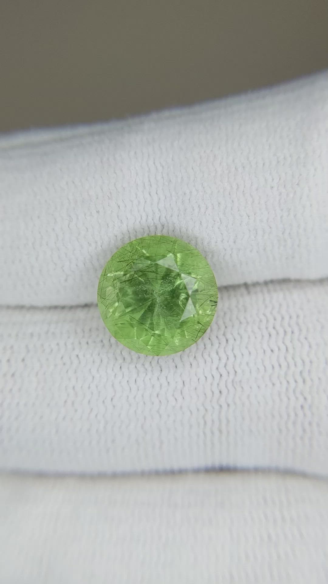 6.32 Ct. Green (Lime Green) Peridot from Pakistan Size Video