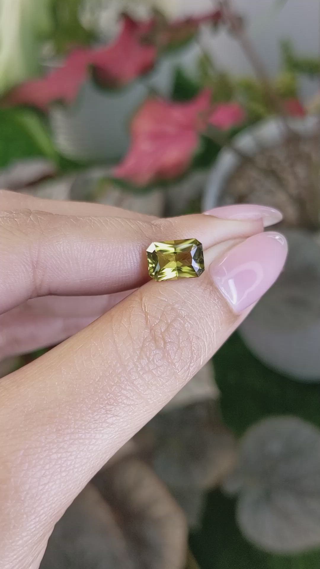 2.59 Ct. Brownish Yellow Chrysoberyl from Ceylon (Sri Lanka) Size Video