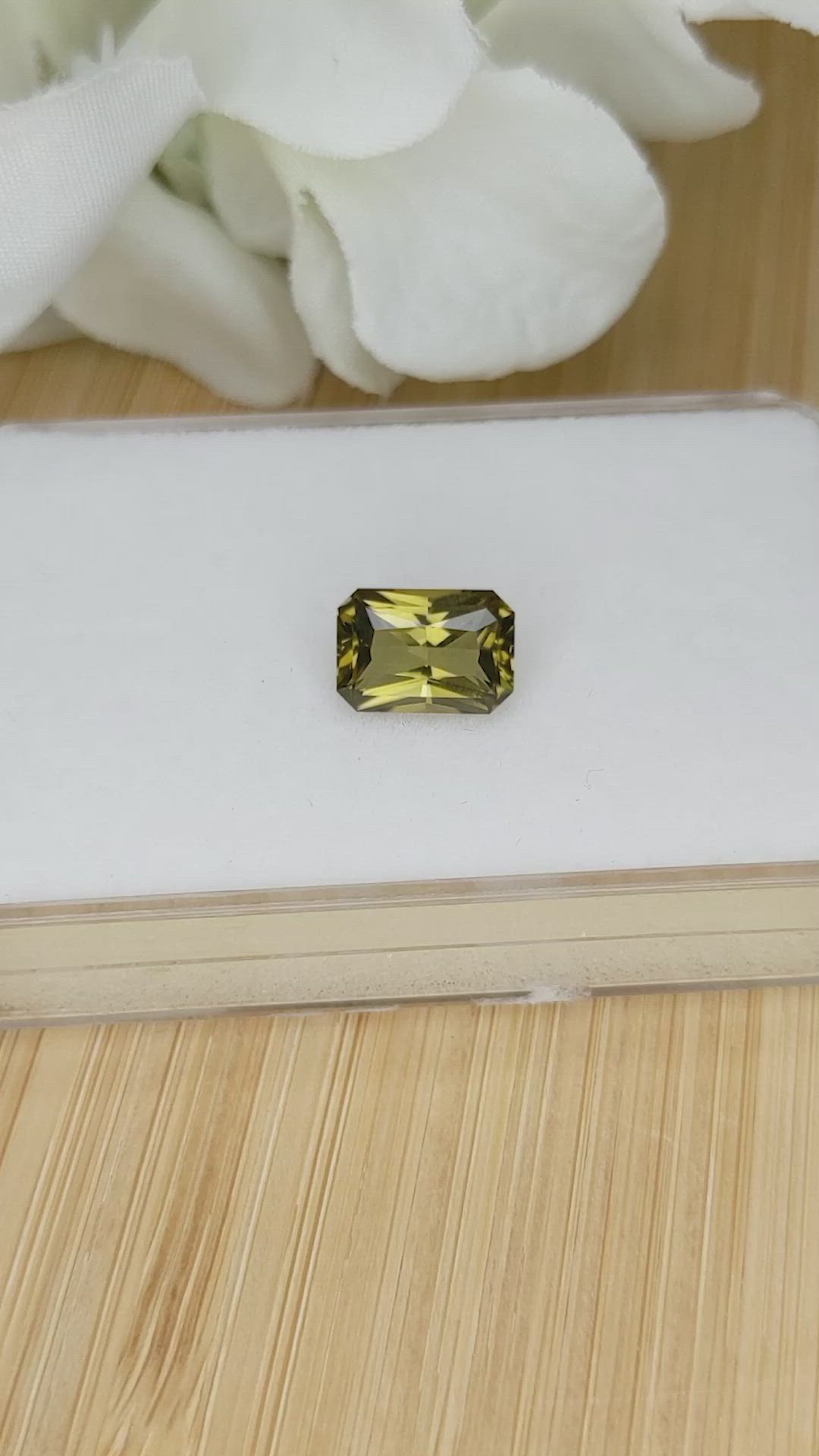 2.59 Ct. Brownish Yellow Chrysoberyl from Ceylon (Sri Lanka) Size Video