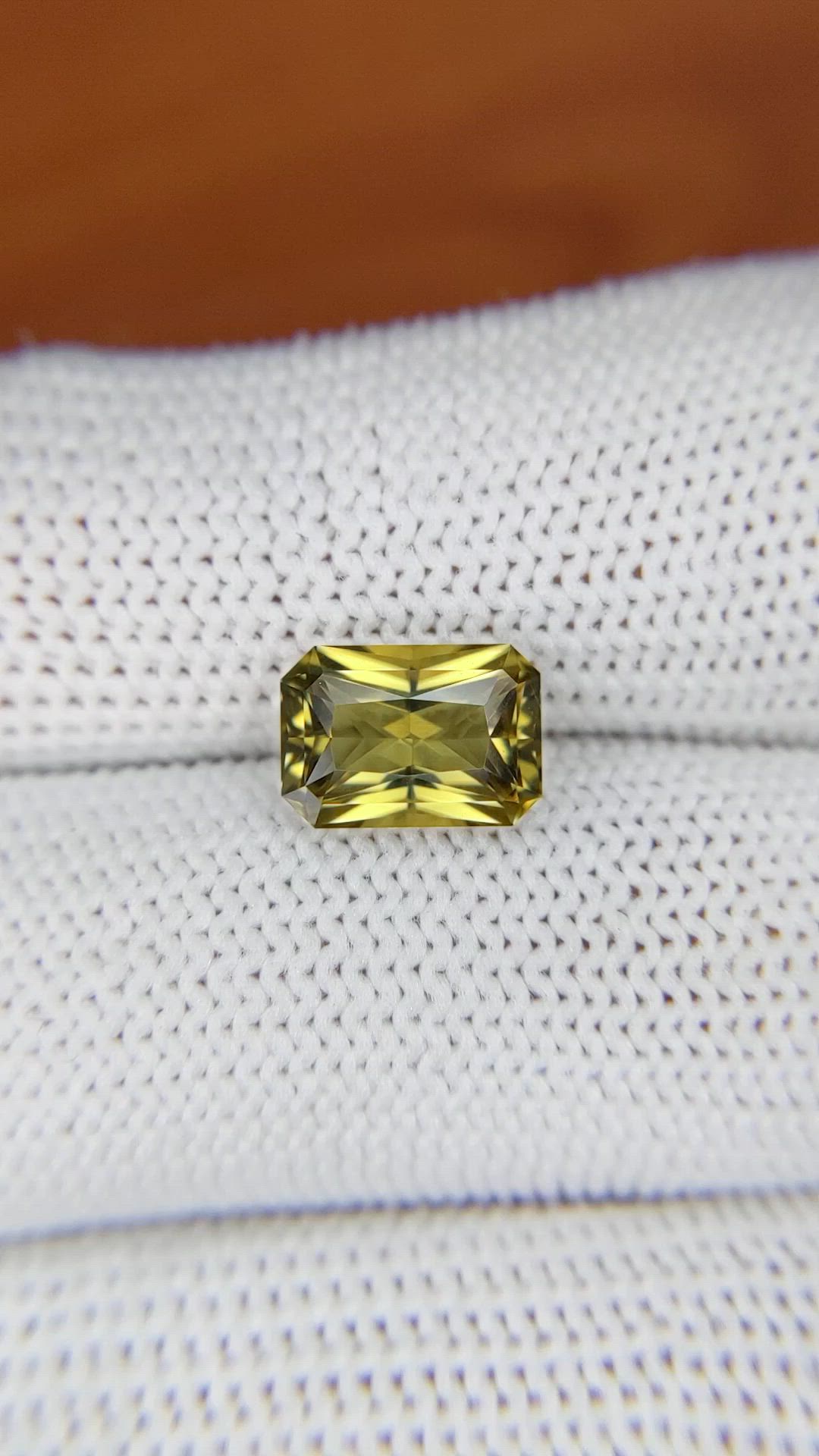 2.59 Ct. Brownish Yellow Chrysoberyl from Ceylon (Sri Lanka) Size Video
