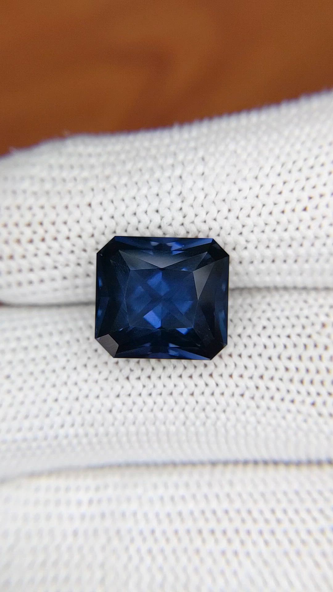 8.61 Ct. Blue Spinel from Ceylon (Sri Lanka) Size Video