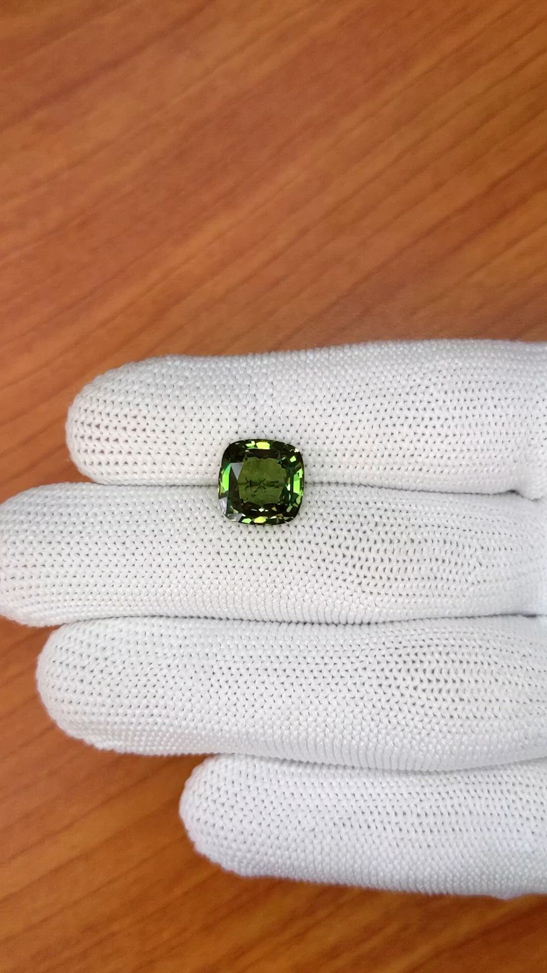 5.29 Ct. Alexandrite from Ceylon (Sri Lanka) Size Video