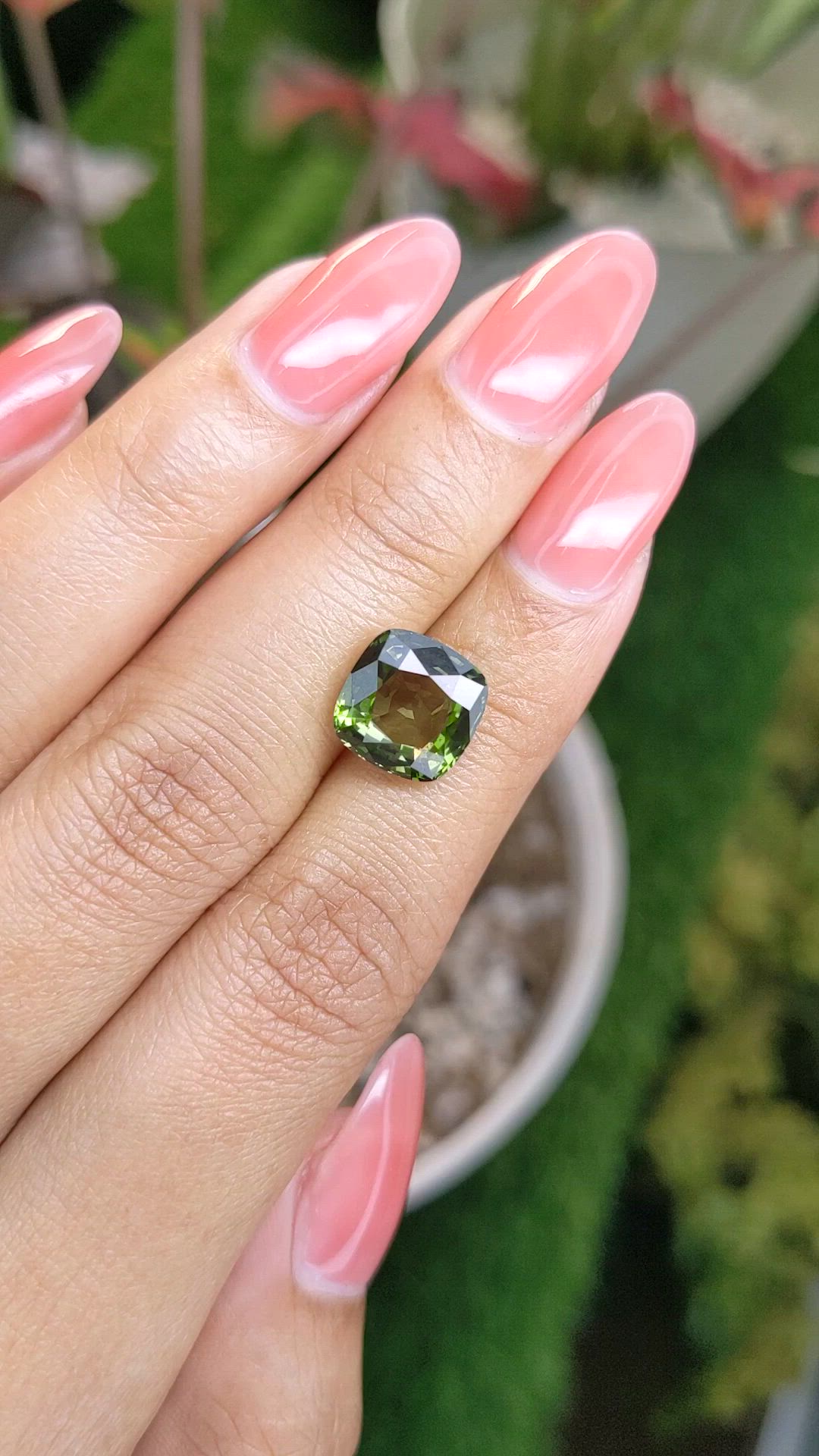 5.29 Ct. Alexandrite from Ceylon (Sri Lanka) Size Video