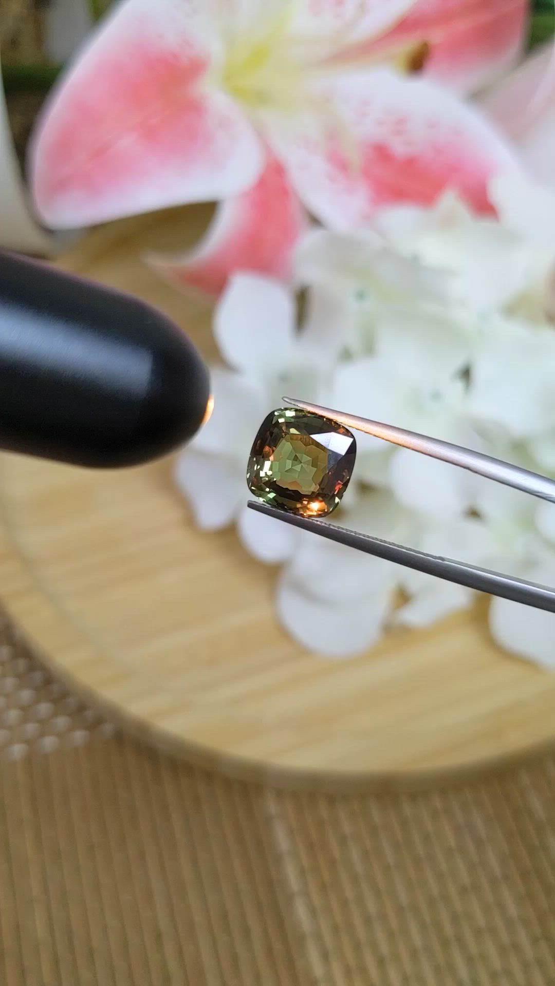 5.29 Ct. Alexandrite from Ceylon (Sri Lanka) Size Video