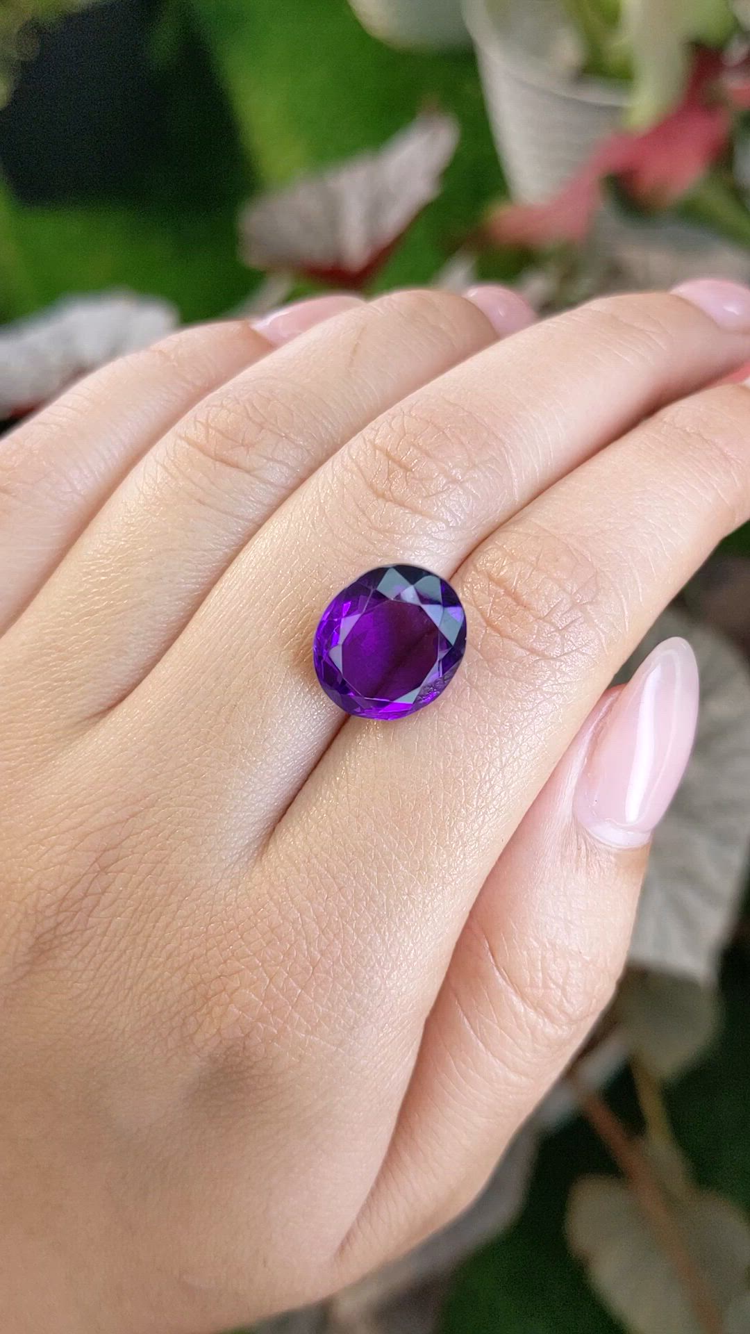 8.57 Ct. Purple Amethyst from Ceylon (Sri Lanka) Size Video
