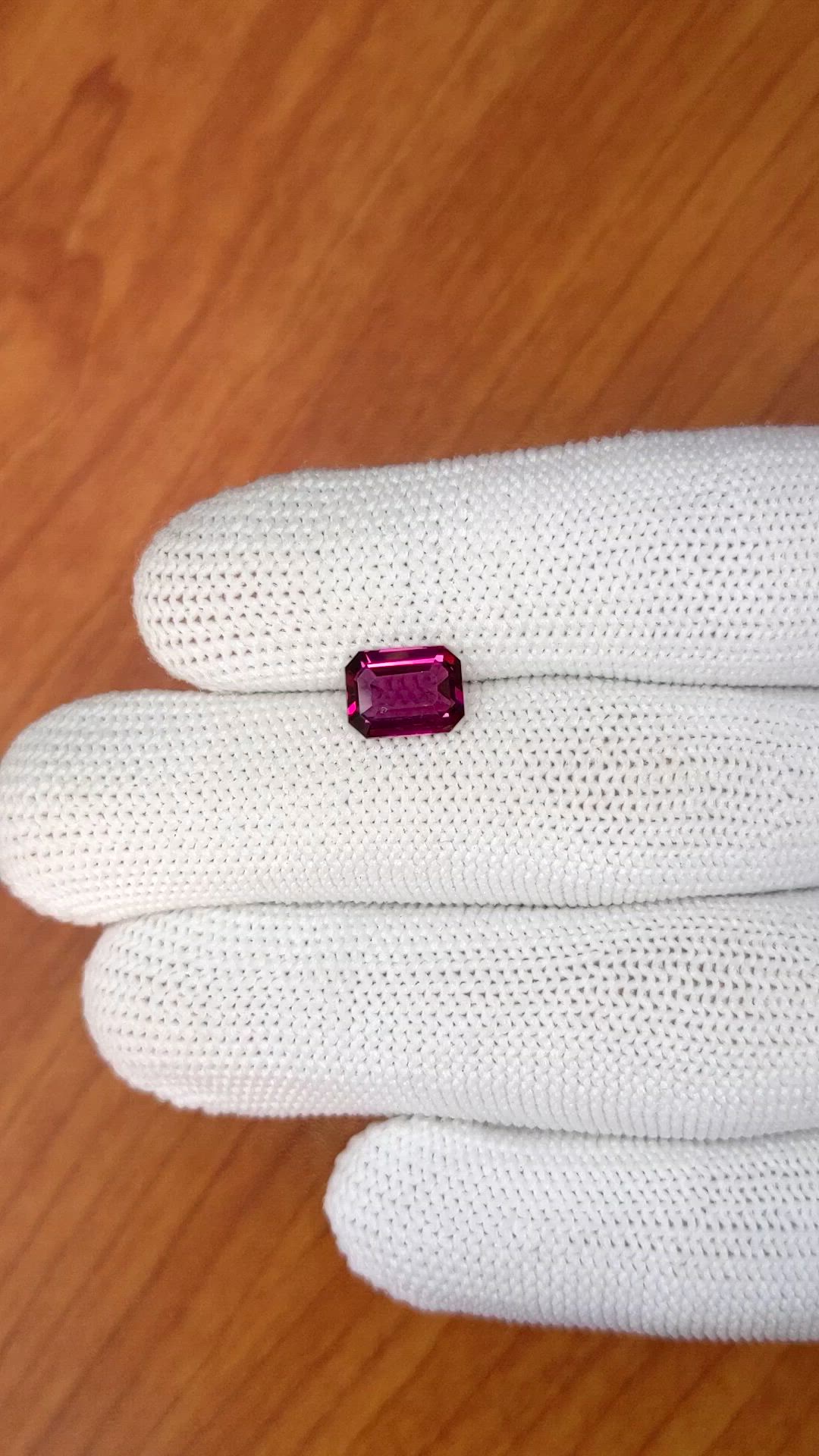 2.23 Ct. Purplish Pink Rhodolite Garnet from Ceylon (Sri Lanka) Size Video