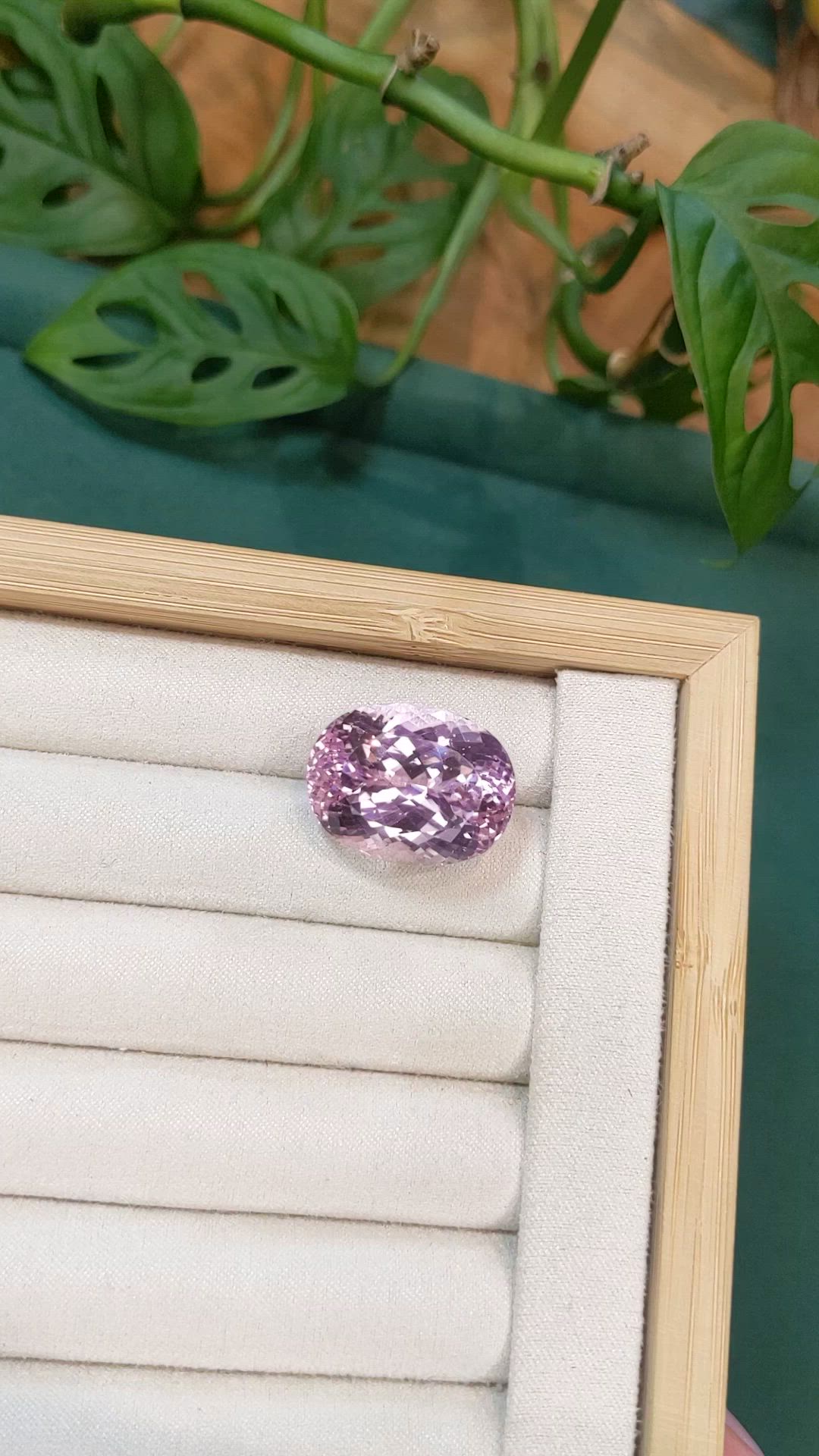 39.94 Ct. Peach Kunzite from Afghanistan Size Video