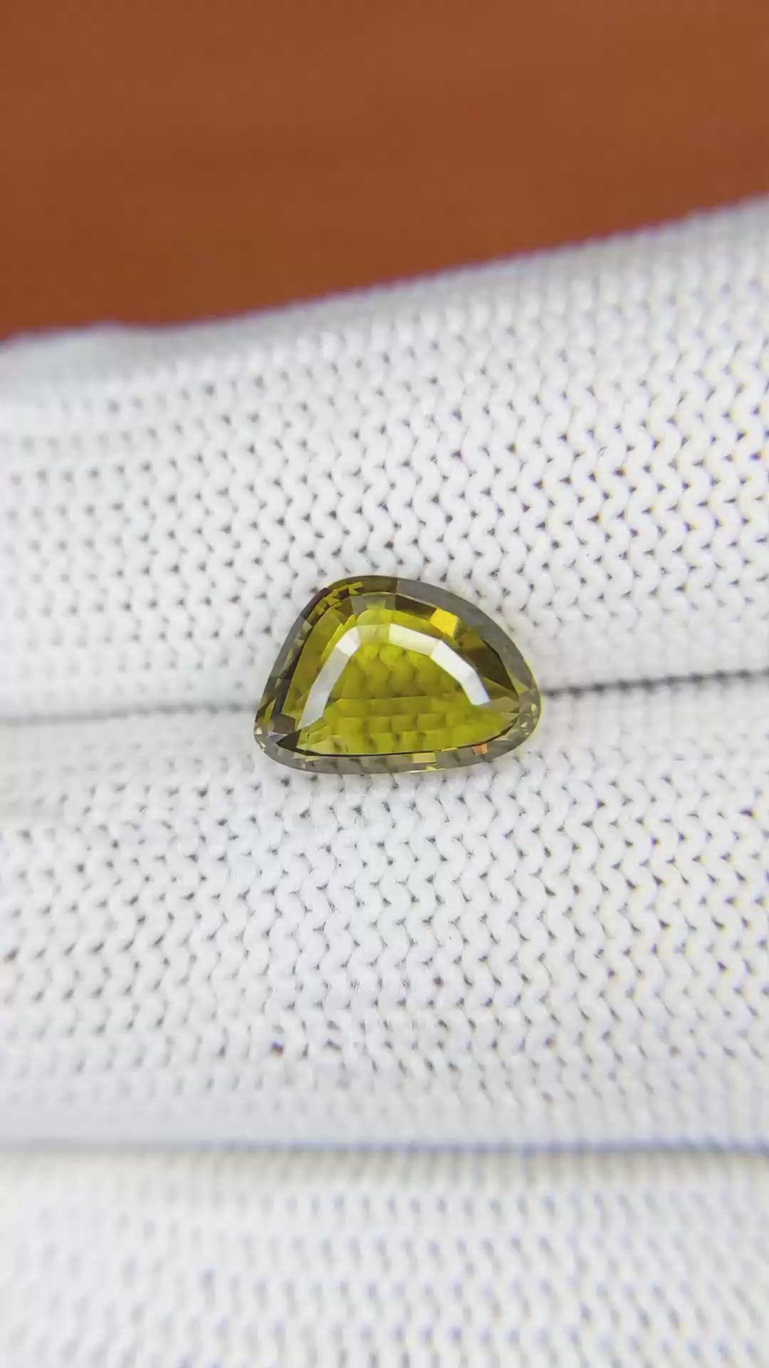 3.10 Ct. Brownish Yellow Chrysoberyl from Ceylon (Sri Lanka) Size Video