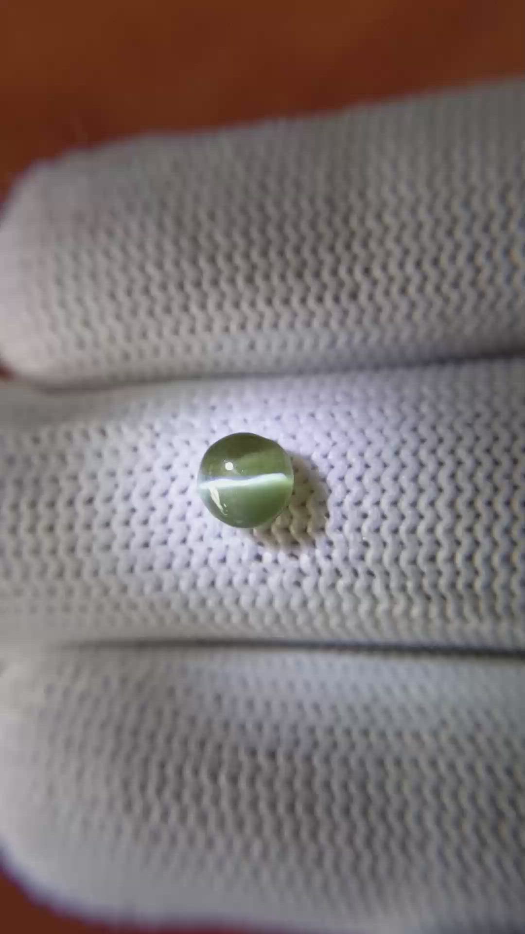1.08 Ct. Cabochon Alexandrite from Ceylon (Sri Lanka) Size Video
