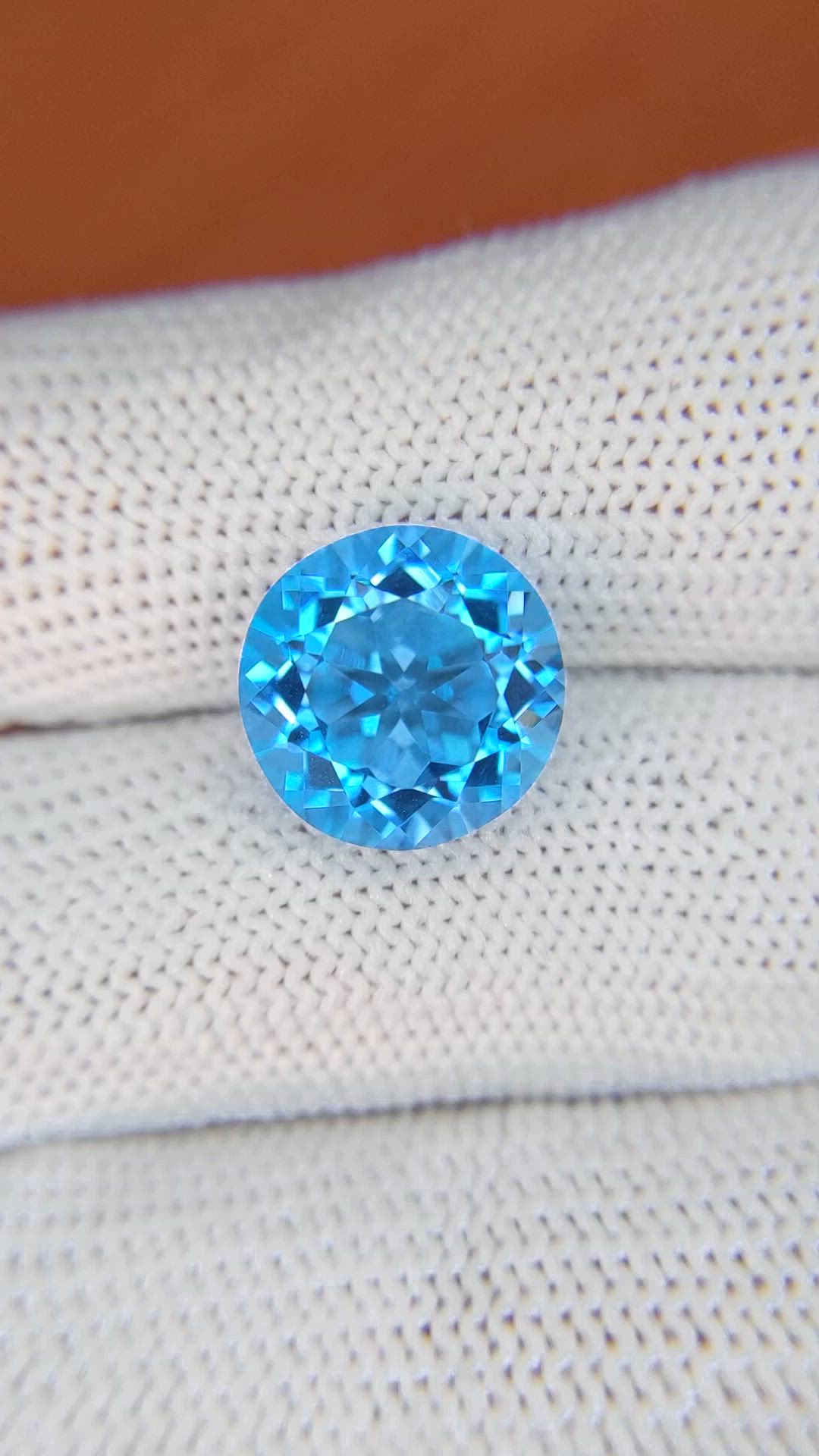7.46 Ct. Swiss Blue Topaz from Ceylon (Sri Lanka) Size Video