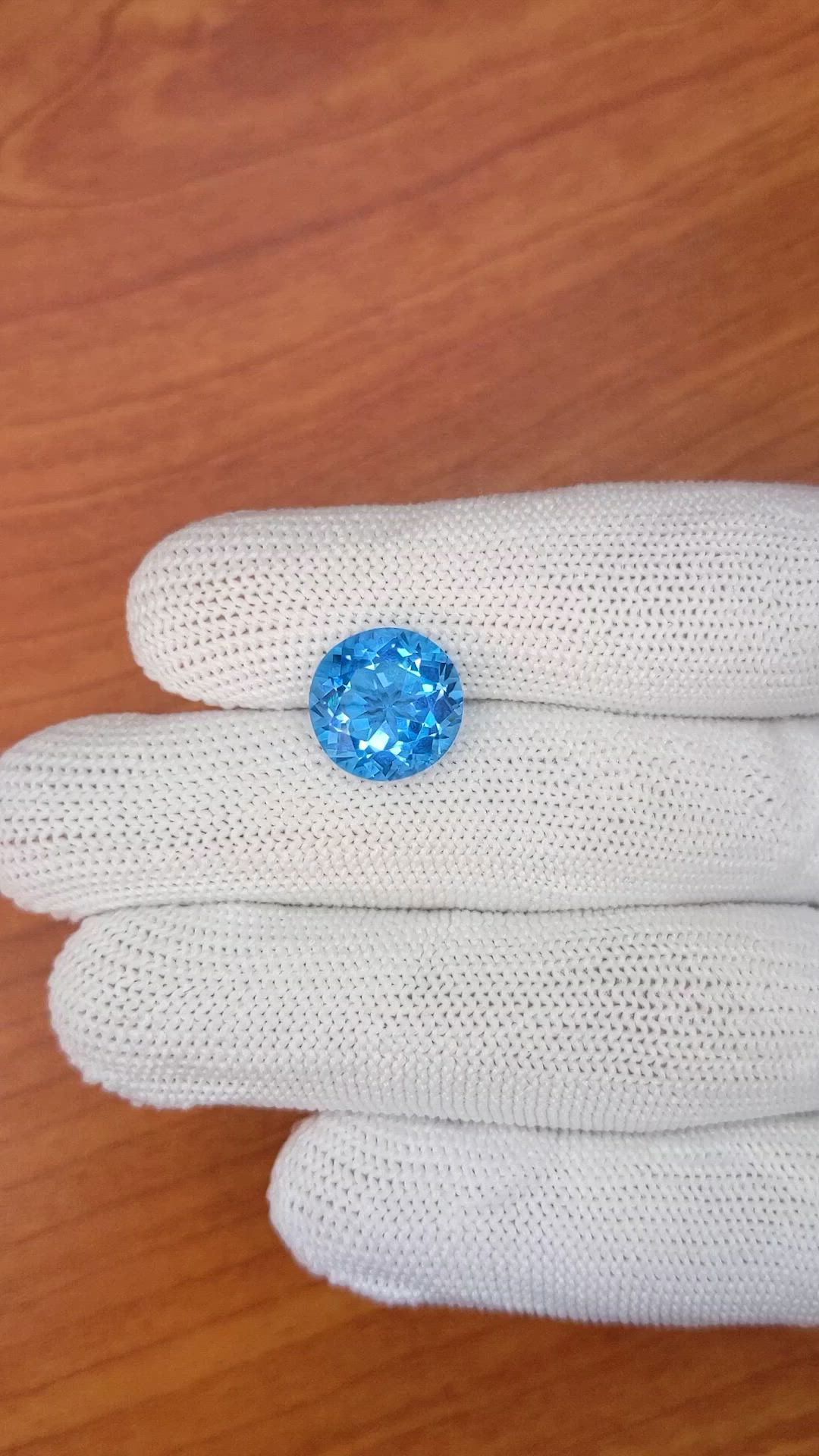 7.46 Ct. Swiss Blue Topaz from Ceylon (Sri Lanka) Size Video