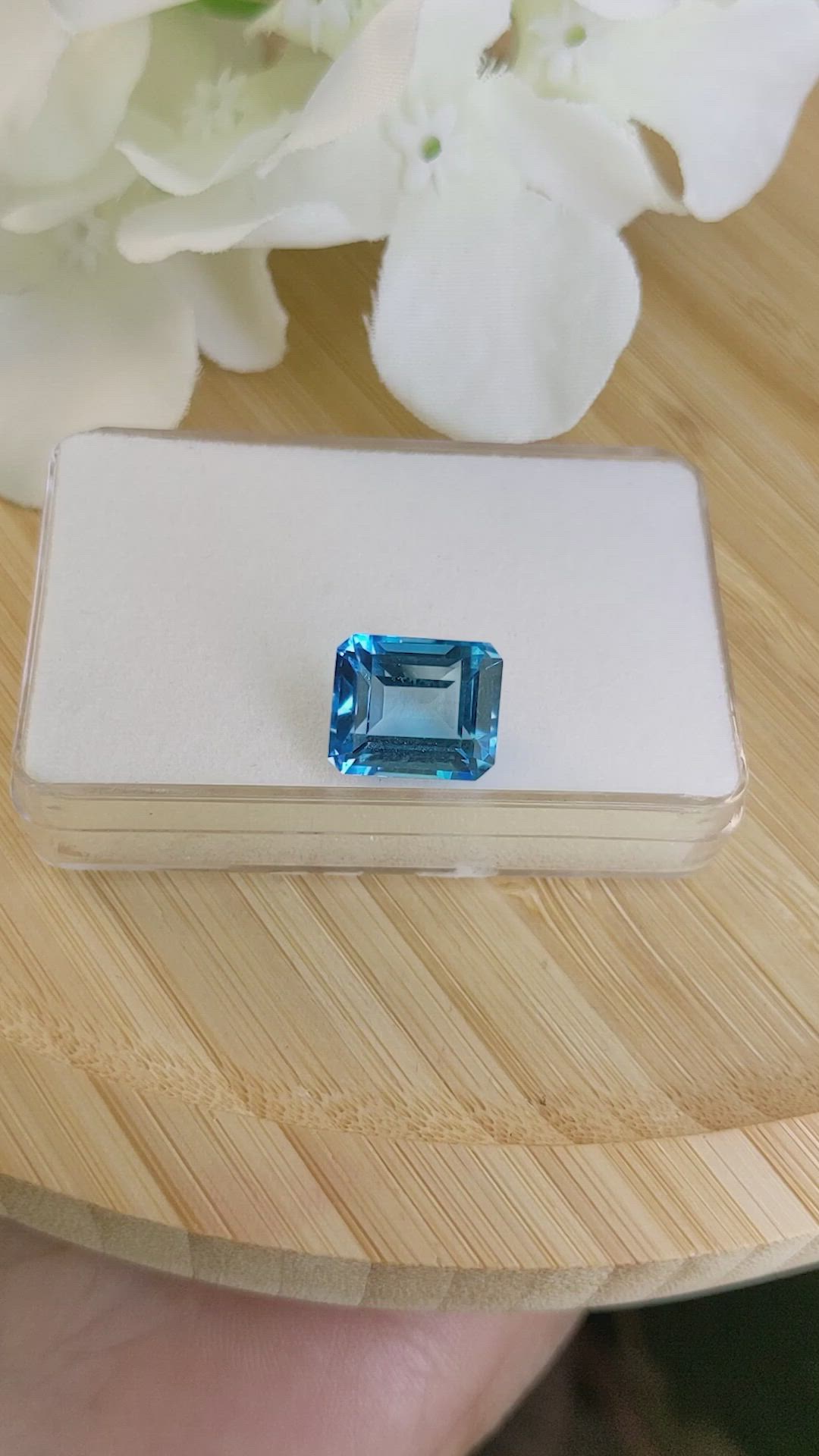 7.84 Ct. Swiss Blue Topaz from Ceylon (Sri Lanka) Size Video