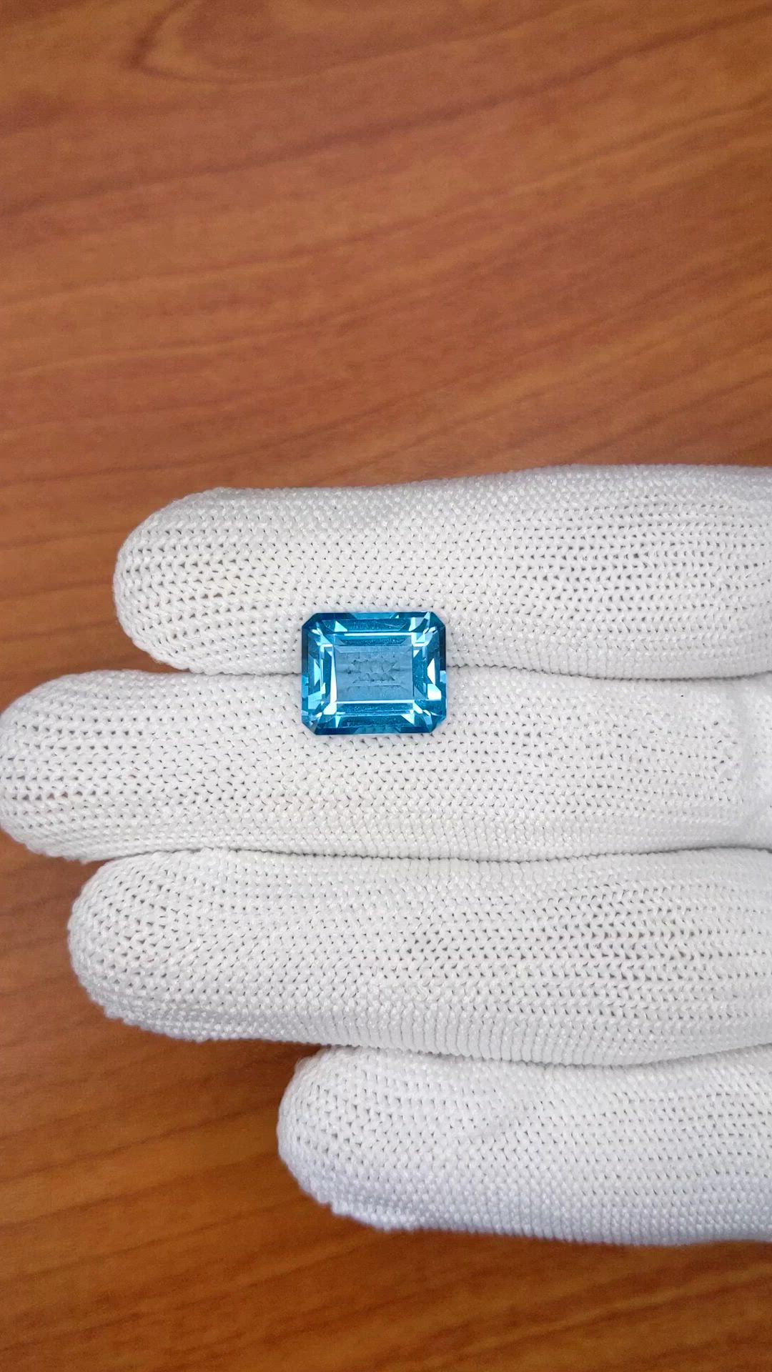 7.84 Ct. Swiss Blue Topaz from Ceylon (Sri Lanka) Size Video