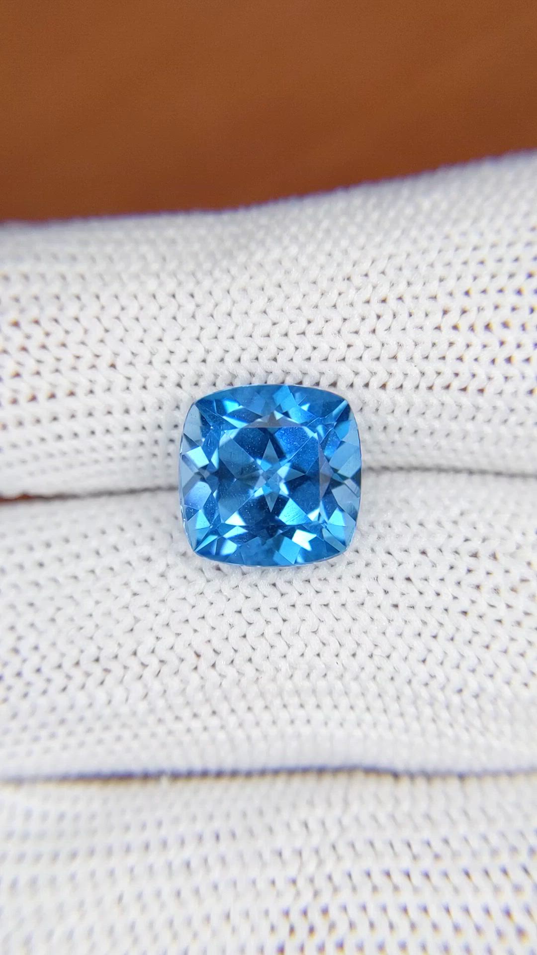 5.09 Ct. Swiss Blue Topaz from Ceylon (Sri Lanka) Size Video