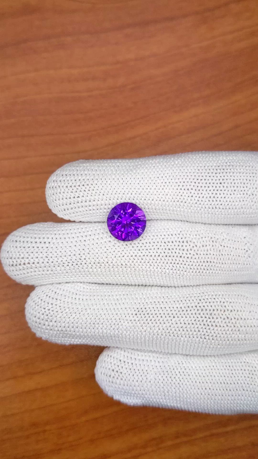 3.23 Ct. Purple Amethyst from Ceylon (Sri Lanka) Size Video