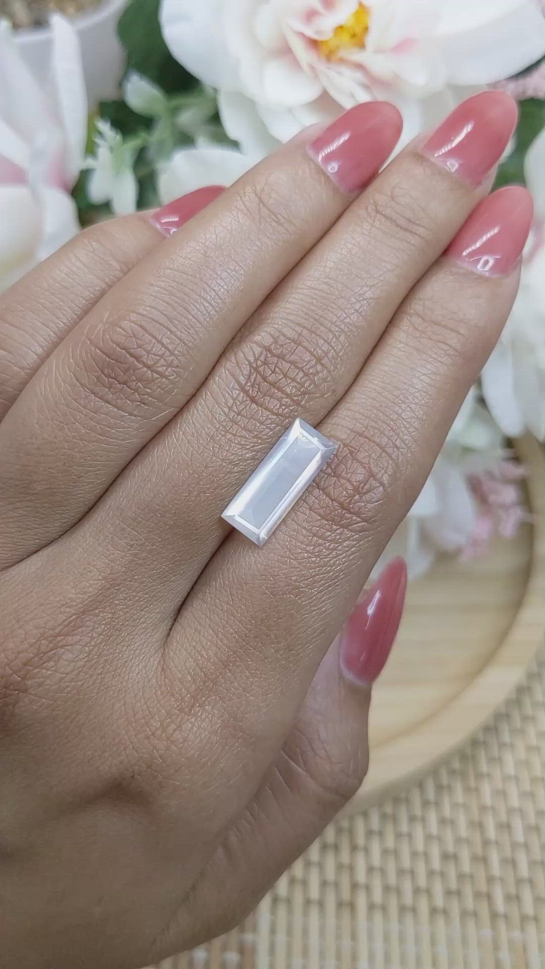 3.01 Ct. White Moonstone from Ceylon (Sri Lanka) Size Video