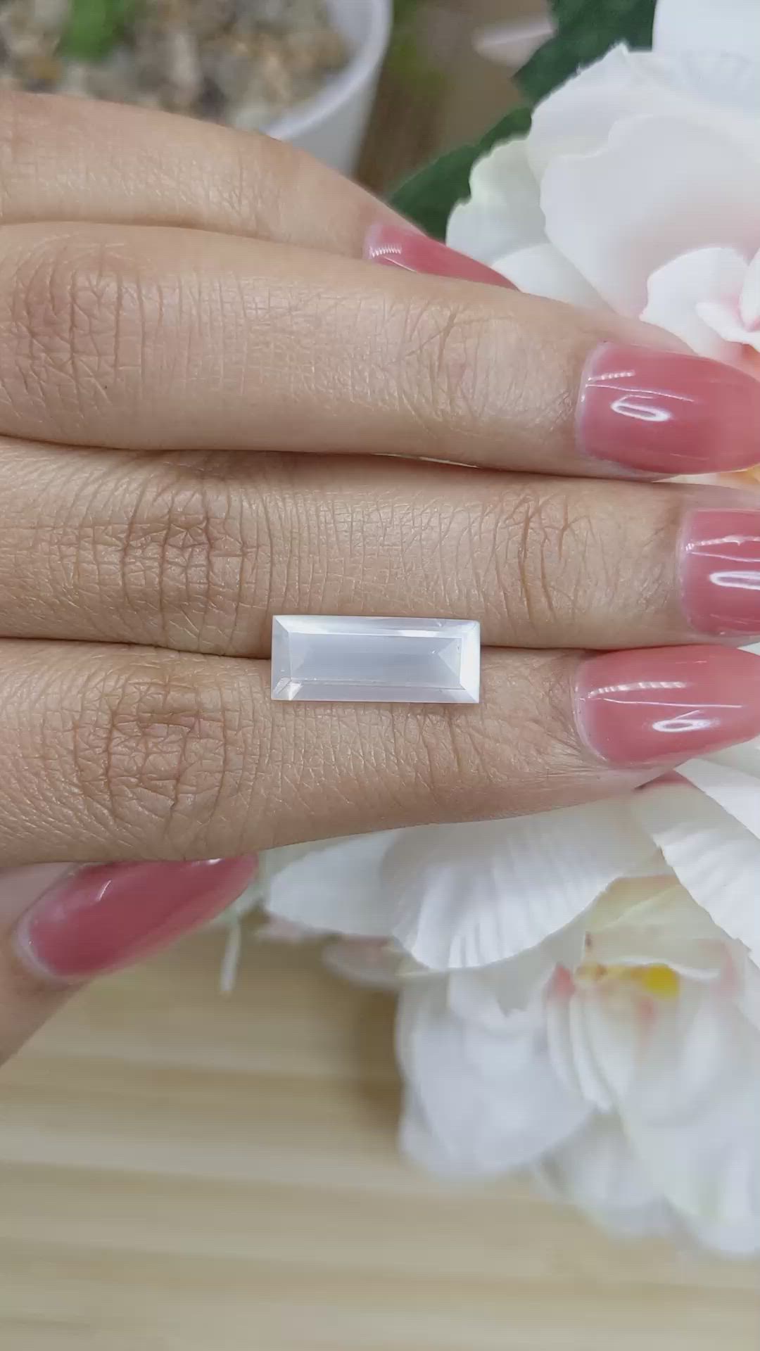 3.01 Ct. White Moonstone from Ceylon (Sri Lanka) Size Video