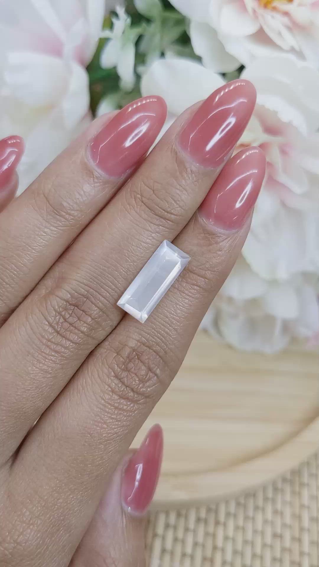 3.01 Ct. White Moonstone from Ceylon (Sri Lanka) Size Video