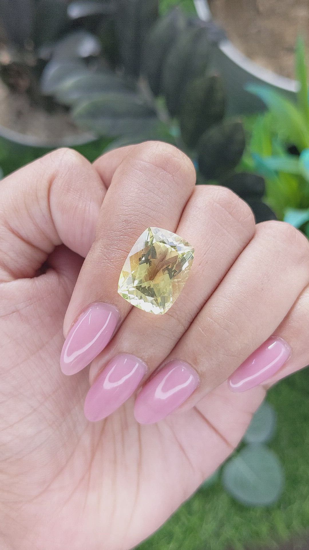 10.59 Ct. Yellow Quartz Size Video