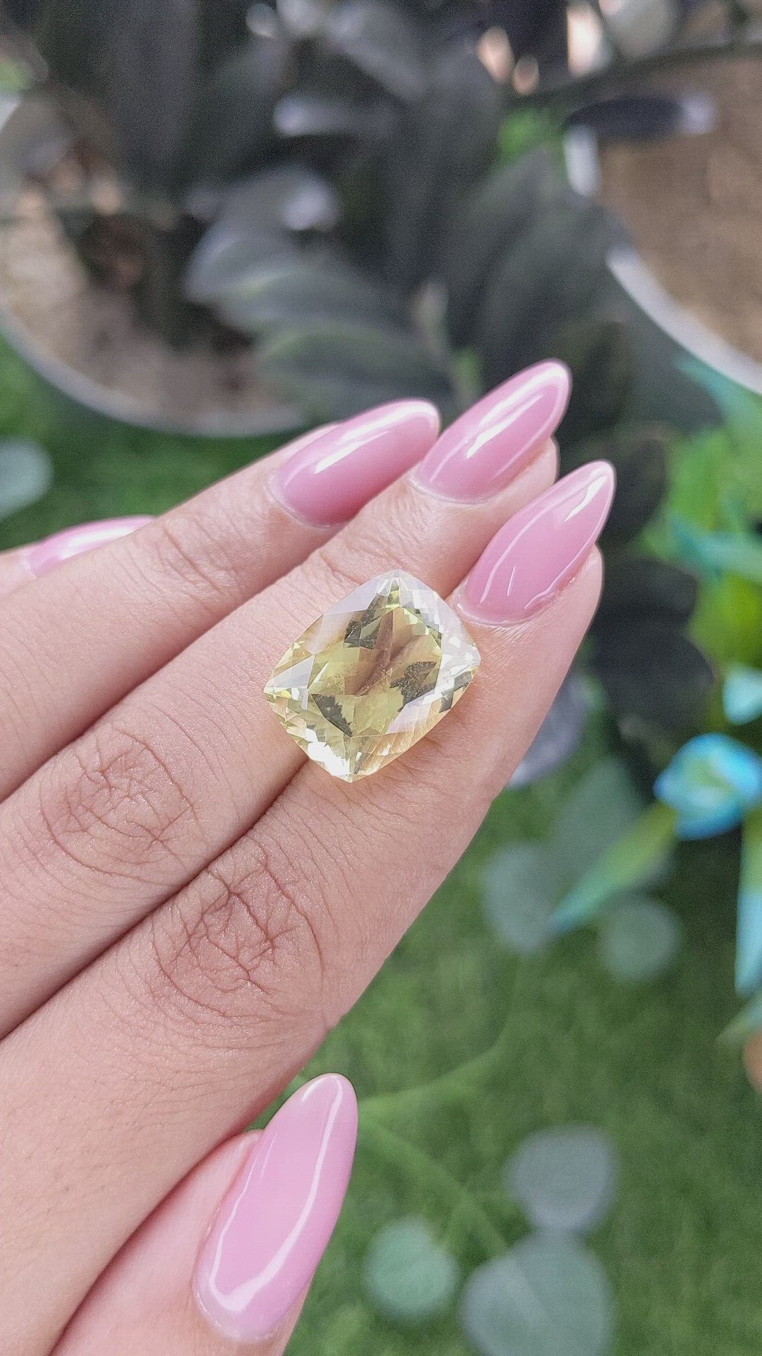 10.59 Ct. Yellow Quartz Size Video