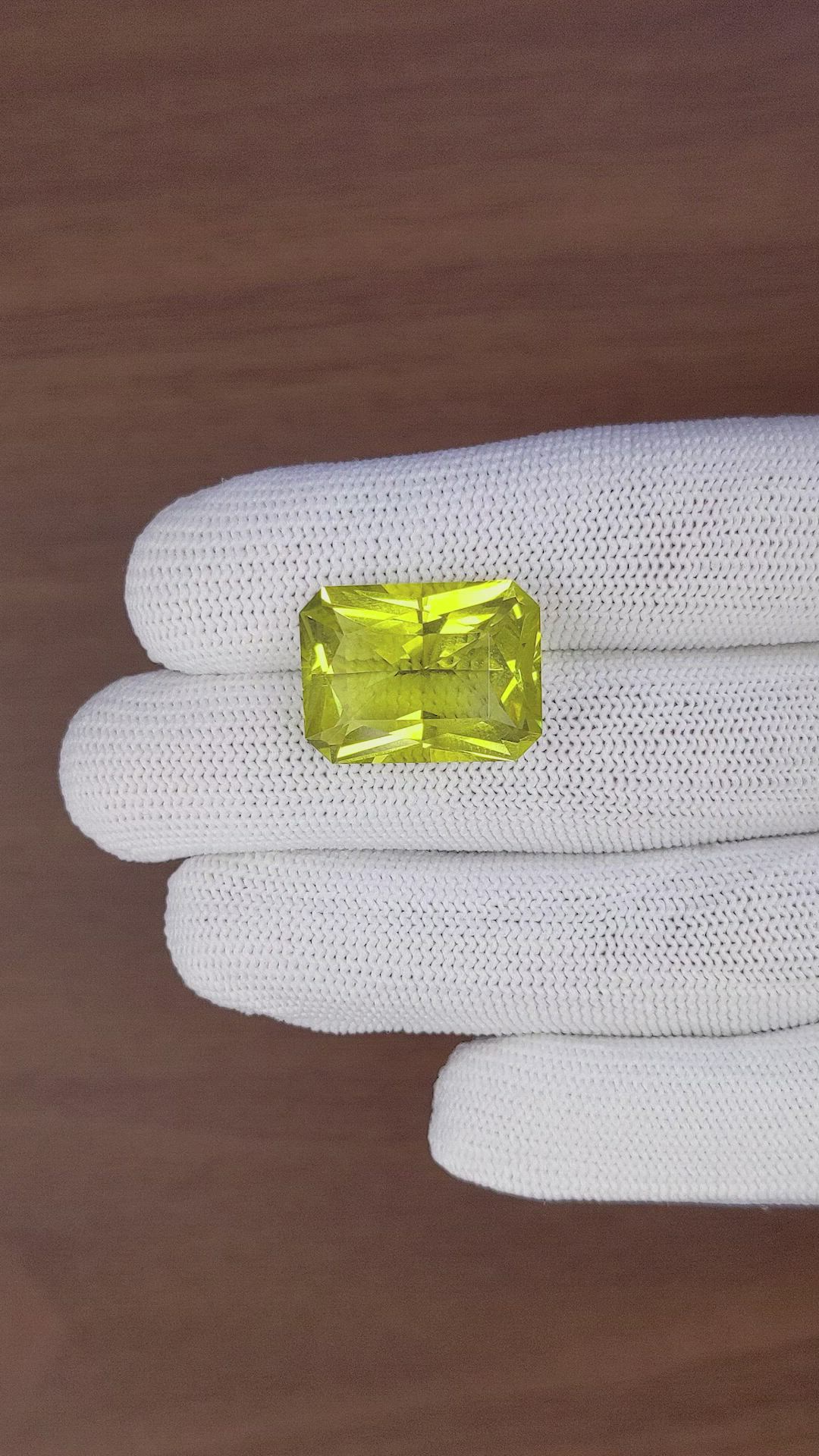 19.21 Ct. Lemon Quartz Size Video