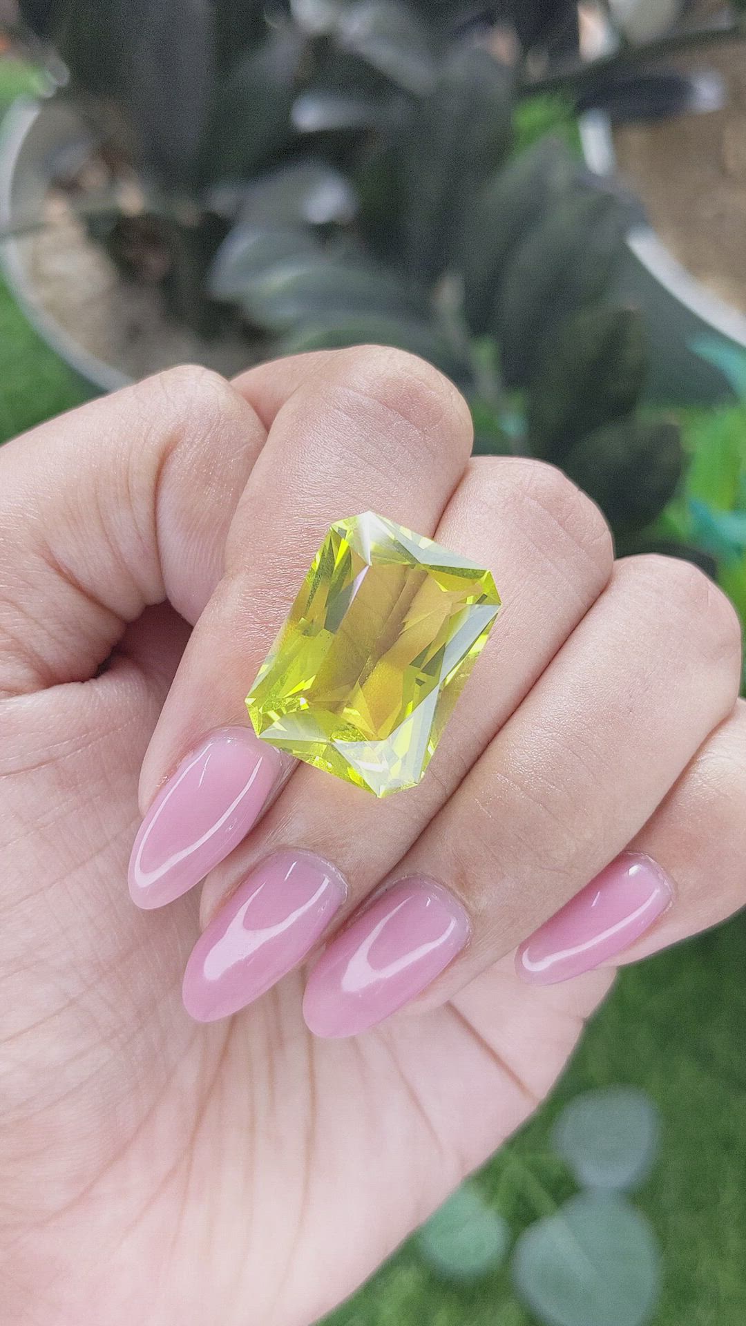 19.21 Ct. Lemon Quartz Size Video